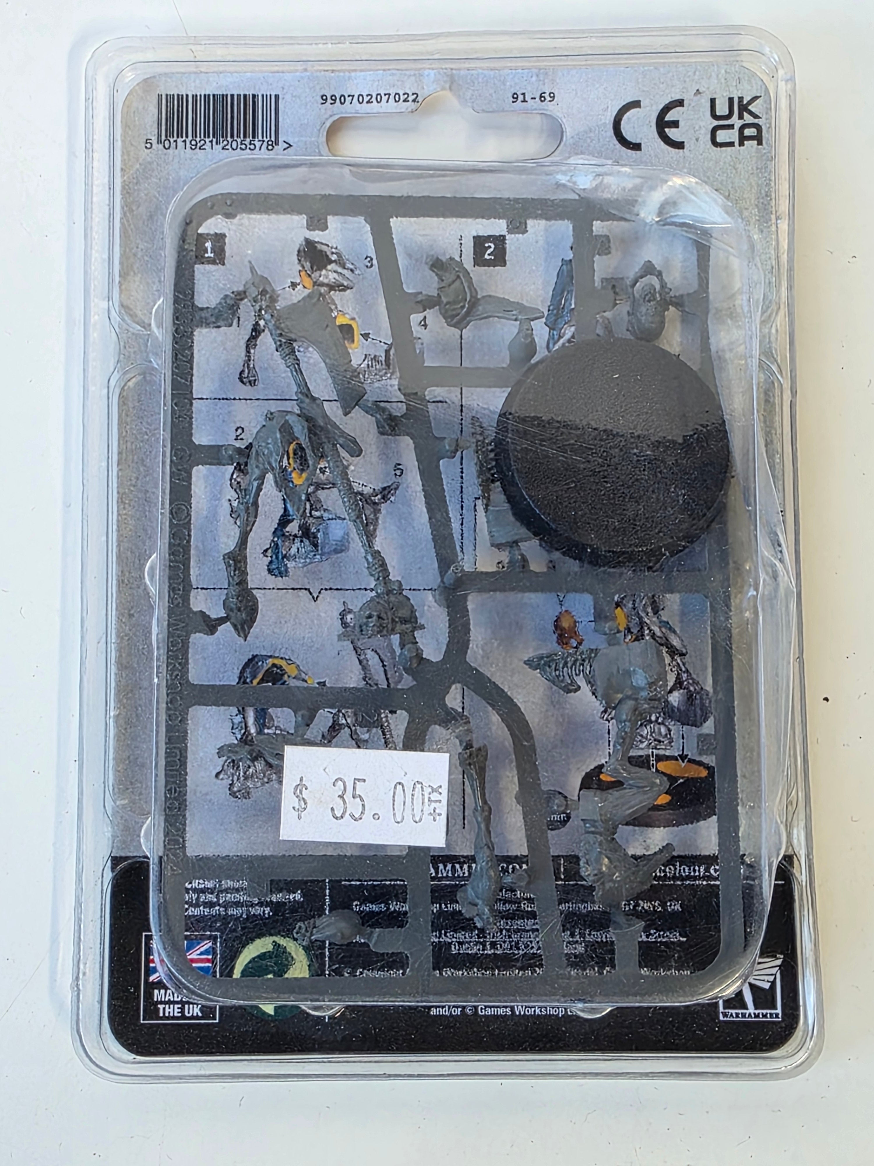 Warhammer Age of Sigmar: Flesh-Eater Courts – Royal Decapitator (1 Citadel Miniature, New in Blister)
