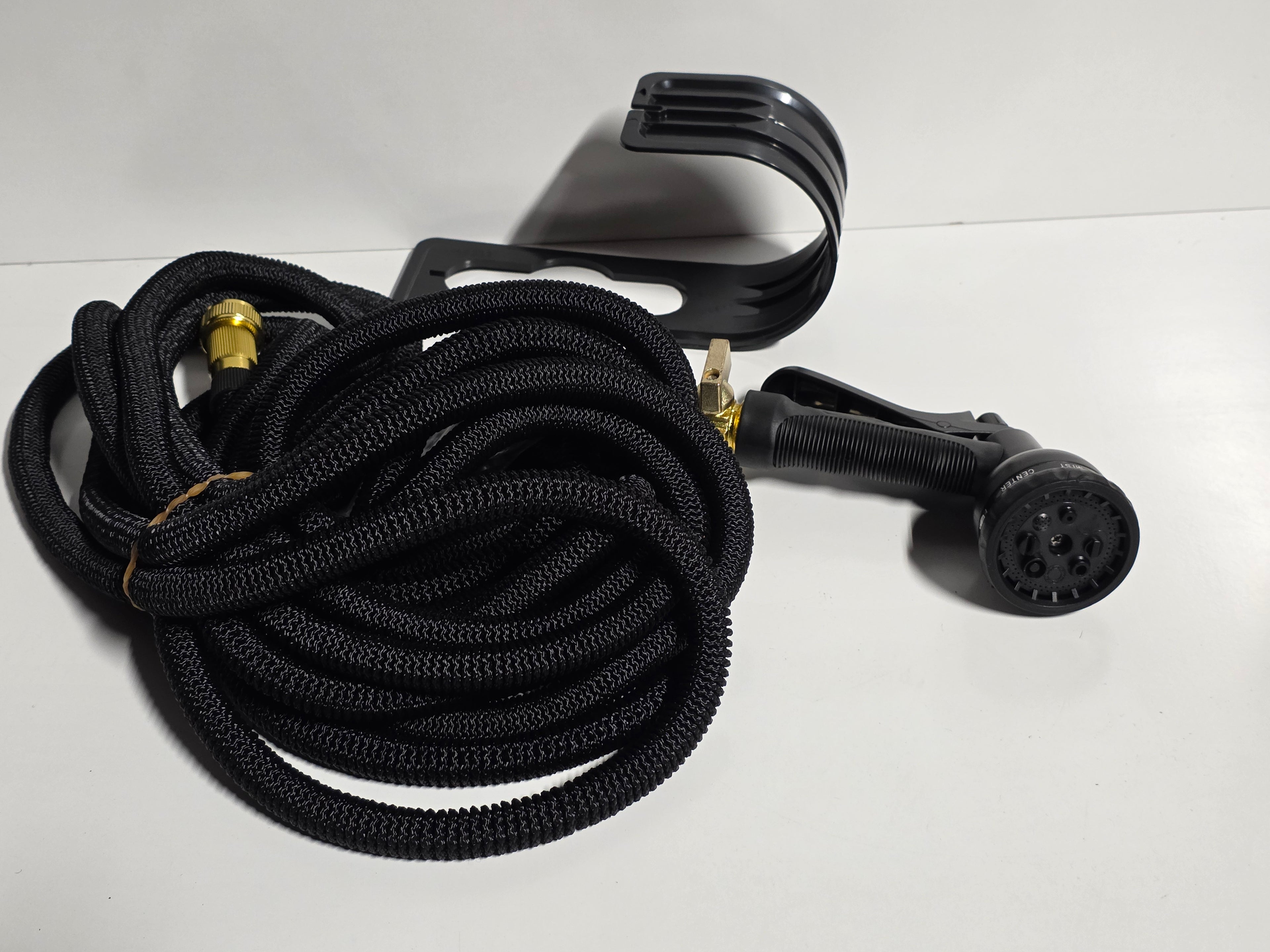 Expandable Garden Hose With 9 Function Spray Nozzle Brass Fittings Holder