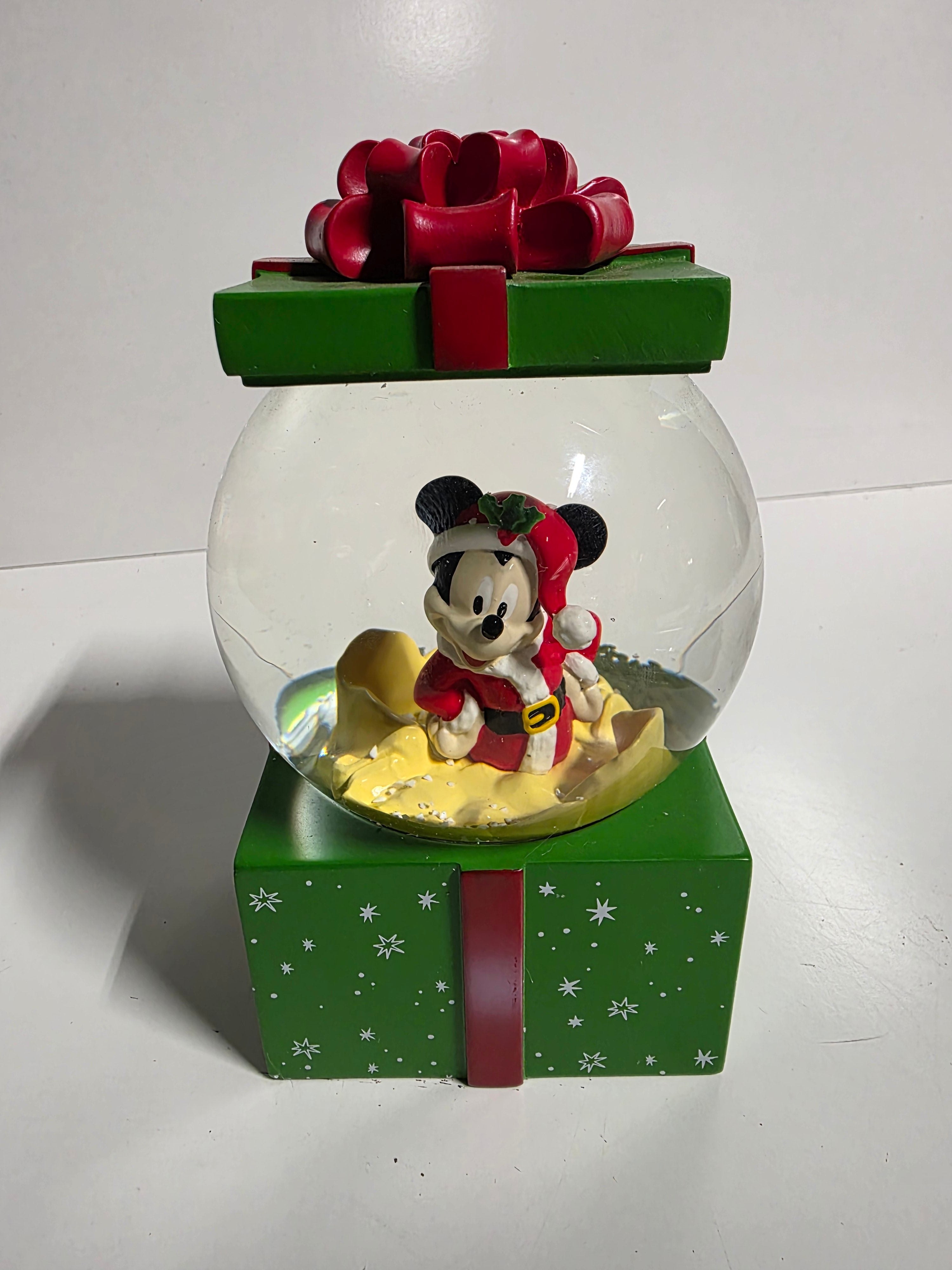 Dept 56 MICKEY CHRISTMAS GIFT WATERBALL Disney Enesco 6011296 Snow Globe NEW