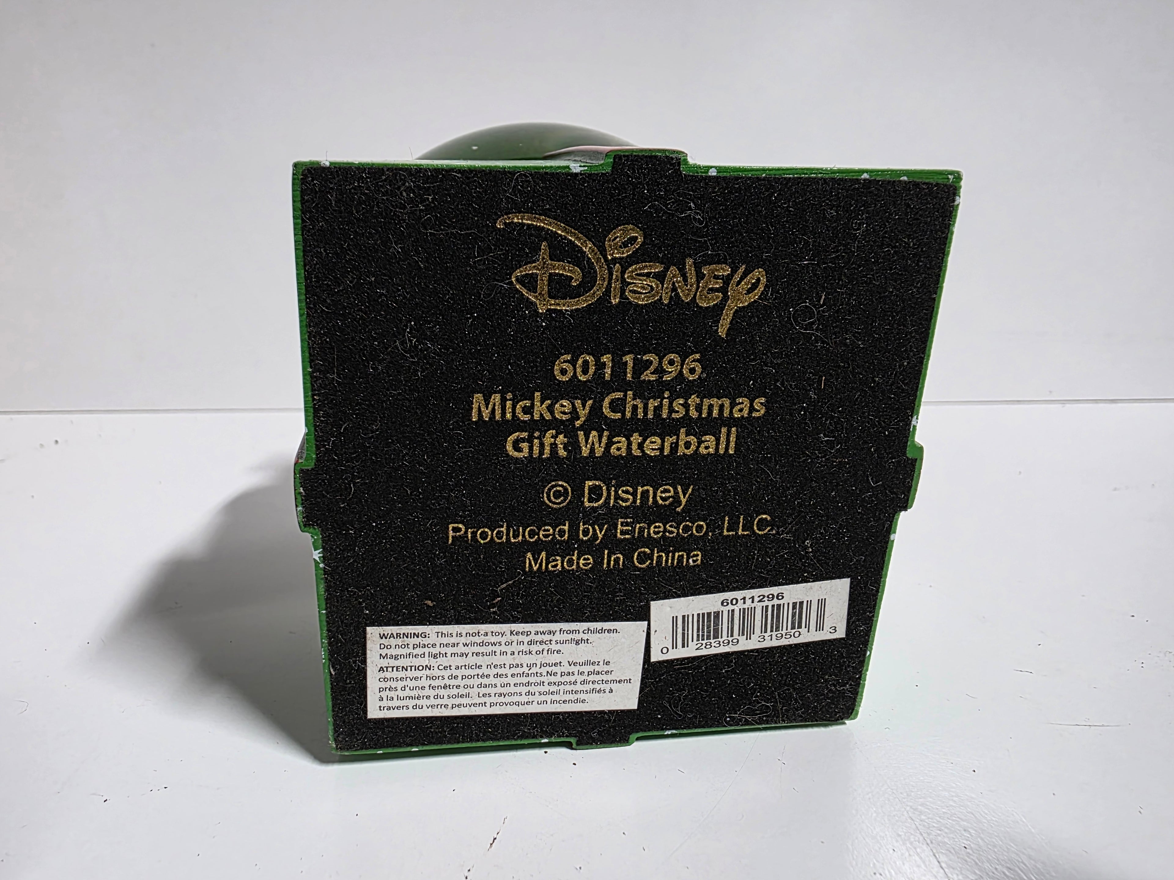 Dept 56 MICKEY CHRISTMAS GIFT WATERBALL Disney Enesco 6011296 Snow Globe NEW