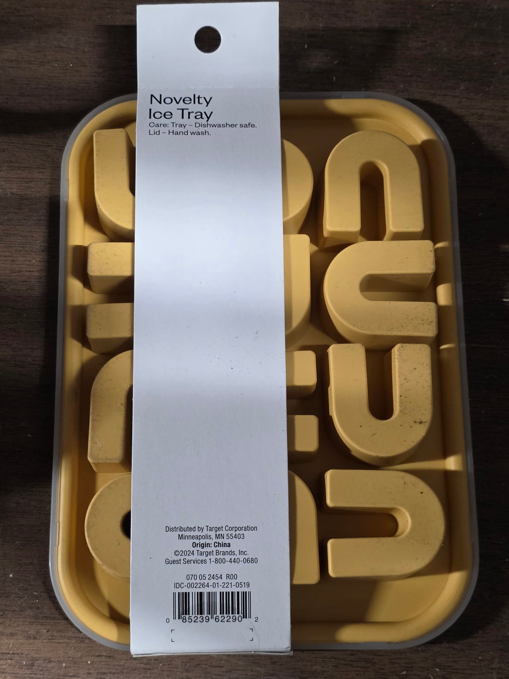 Room Essentials Silicone Novelty Ice Tray with Lid BPA Free Fun Mold Home Kitchen Tool