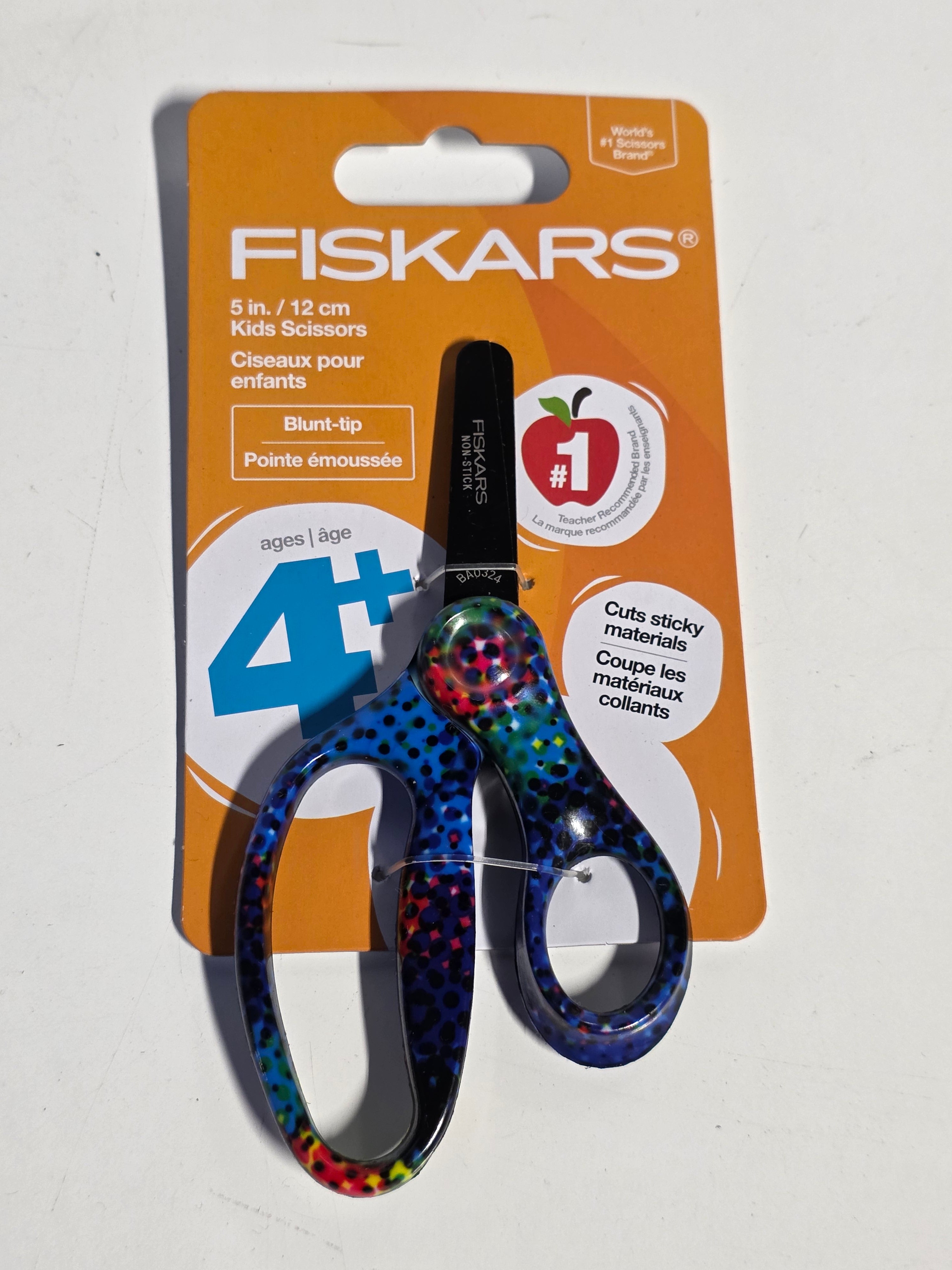 Fiskars Kids Blunt-Tip 5 Inch Scissors Colorful Grip Ages 4 Plus Non-Stick Design