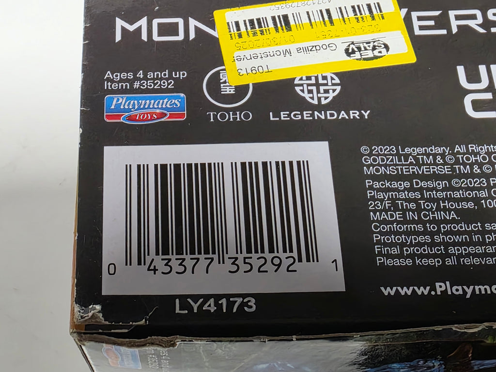Godzilla vs Kong MonsterVerse Hollow Earth Figures and Multi-Level Diorama Set