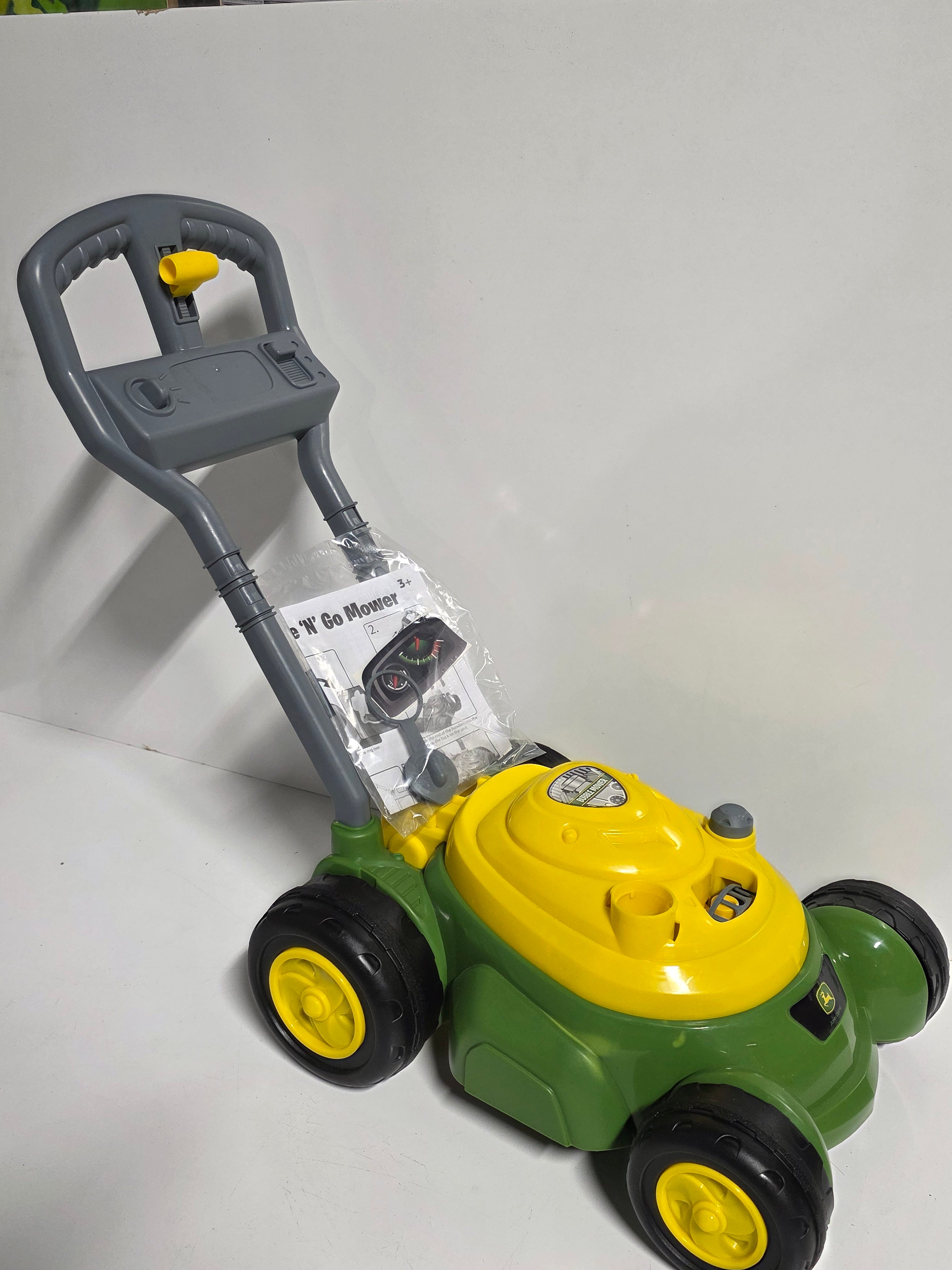 John Deere Bubble Mower Push Toy Green Yellow Outdoor Pretend Play Collectible Set