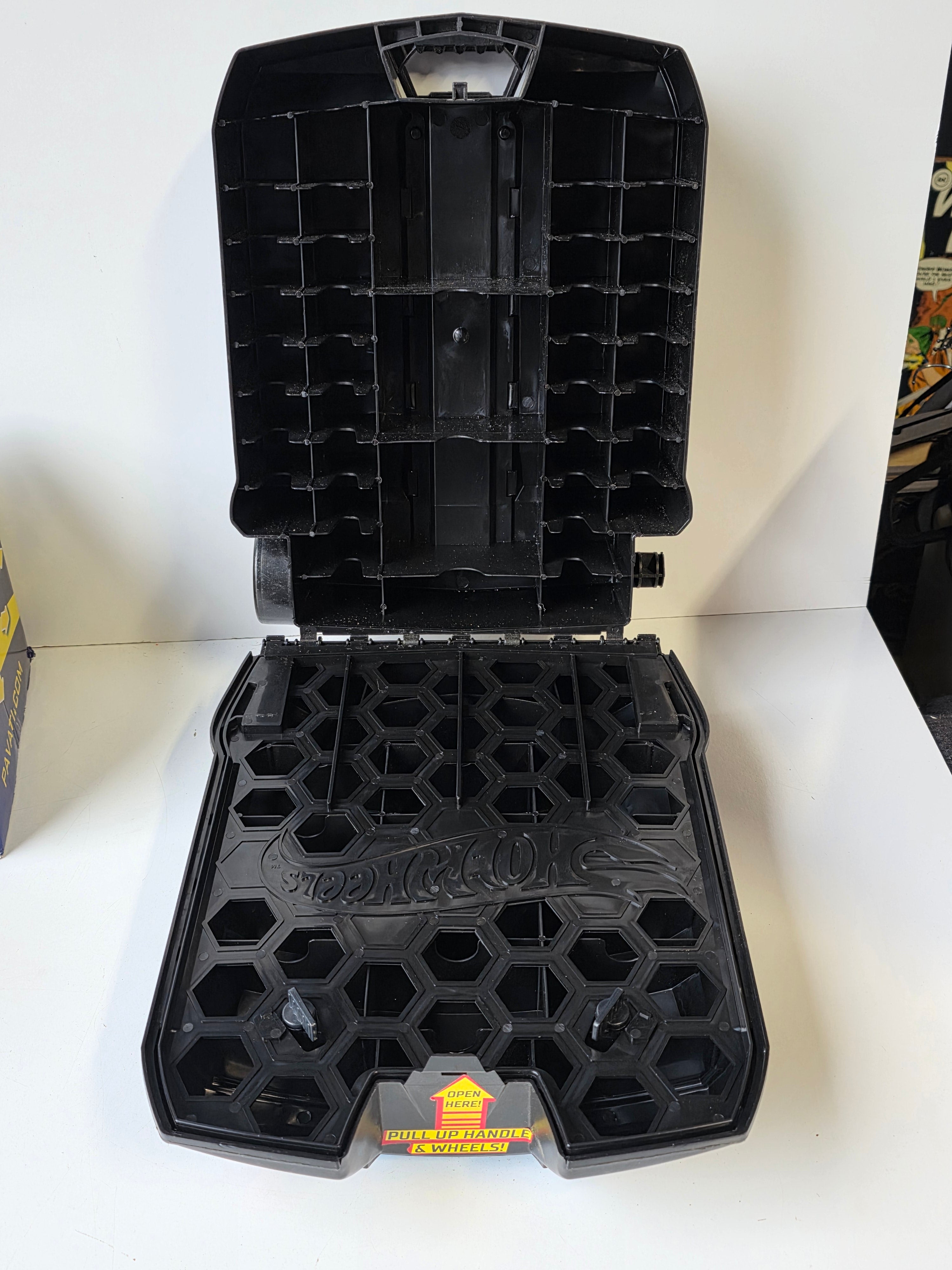 Hot Wheels 100 Car Case Race Zone Carrying Storage Display Toy - Missing Wheel