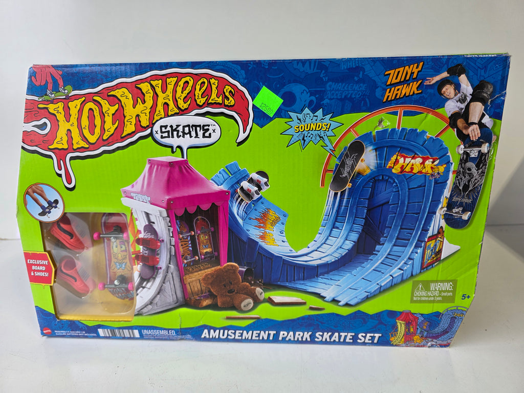 Hot Wheels Tony Hawk Amusement Park Skate Set Exclusive Board Shoes Collectible