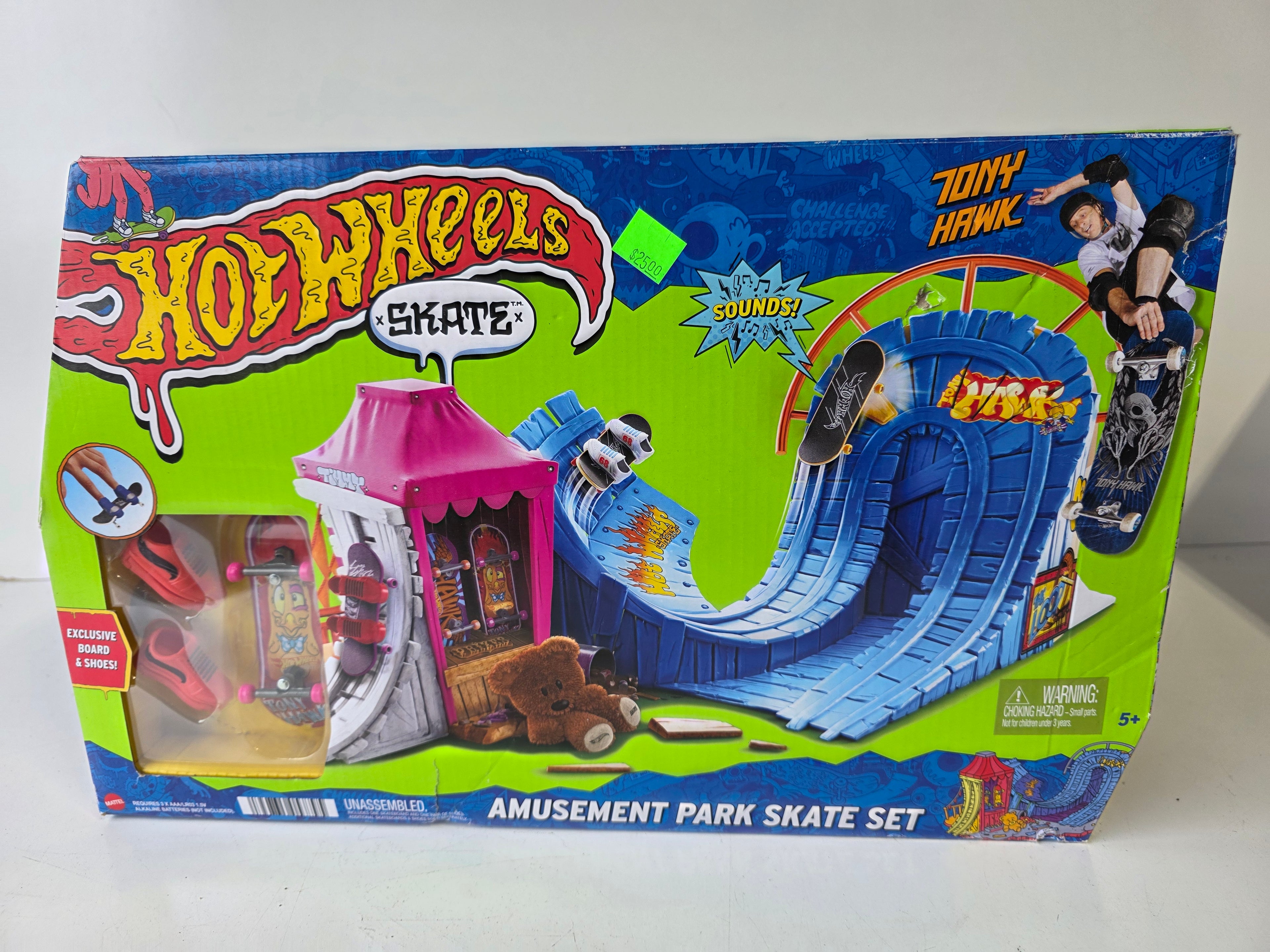 Hot Wheels Tony Hawk Amusement Park Skate Set Exclusive Board Shoes Collectible