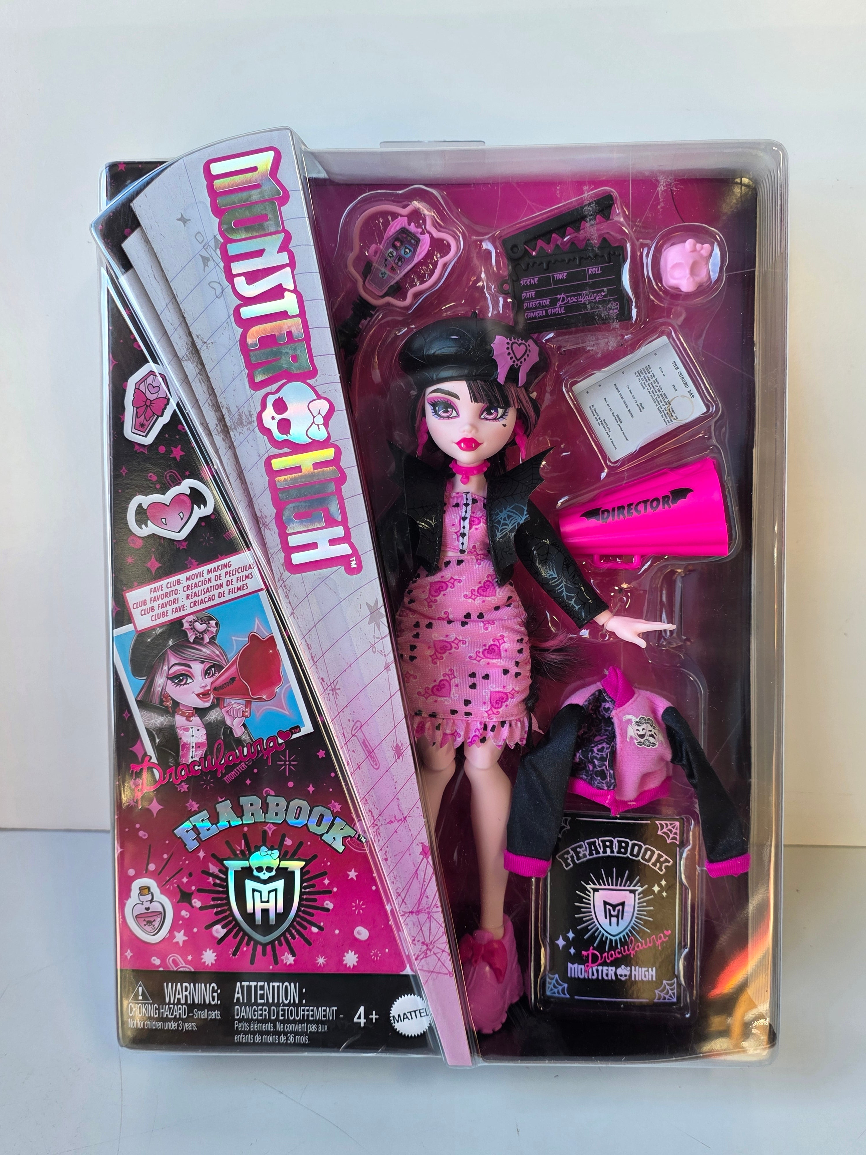Mattel Monster High Draculaura Fearbook Doll Set with Accessories Collectible Toy