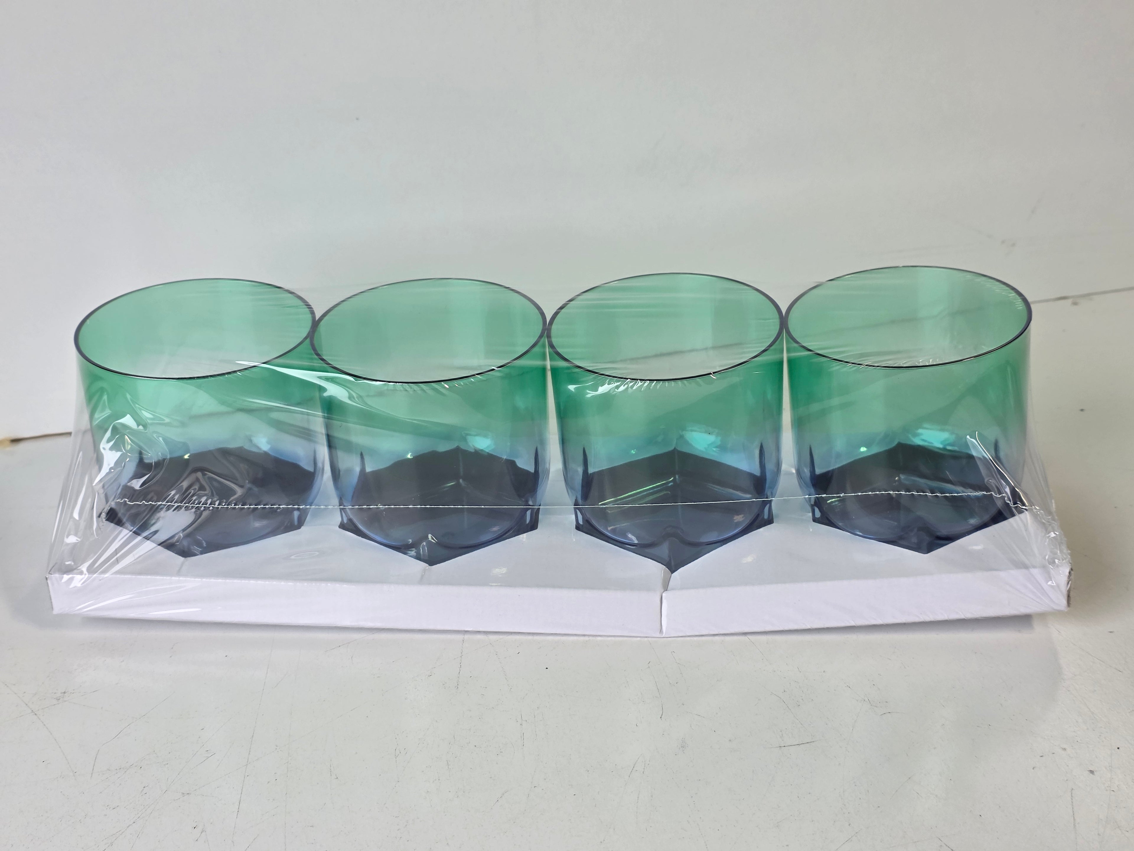 Ankyo Plastic Cup Set Green Blue Gradient 4 Count Cold Beverage Drinkware 10oz