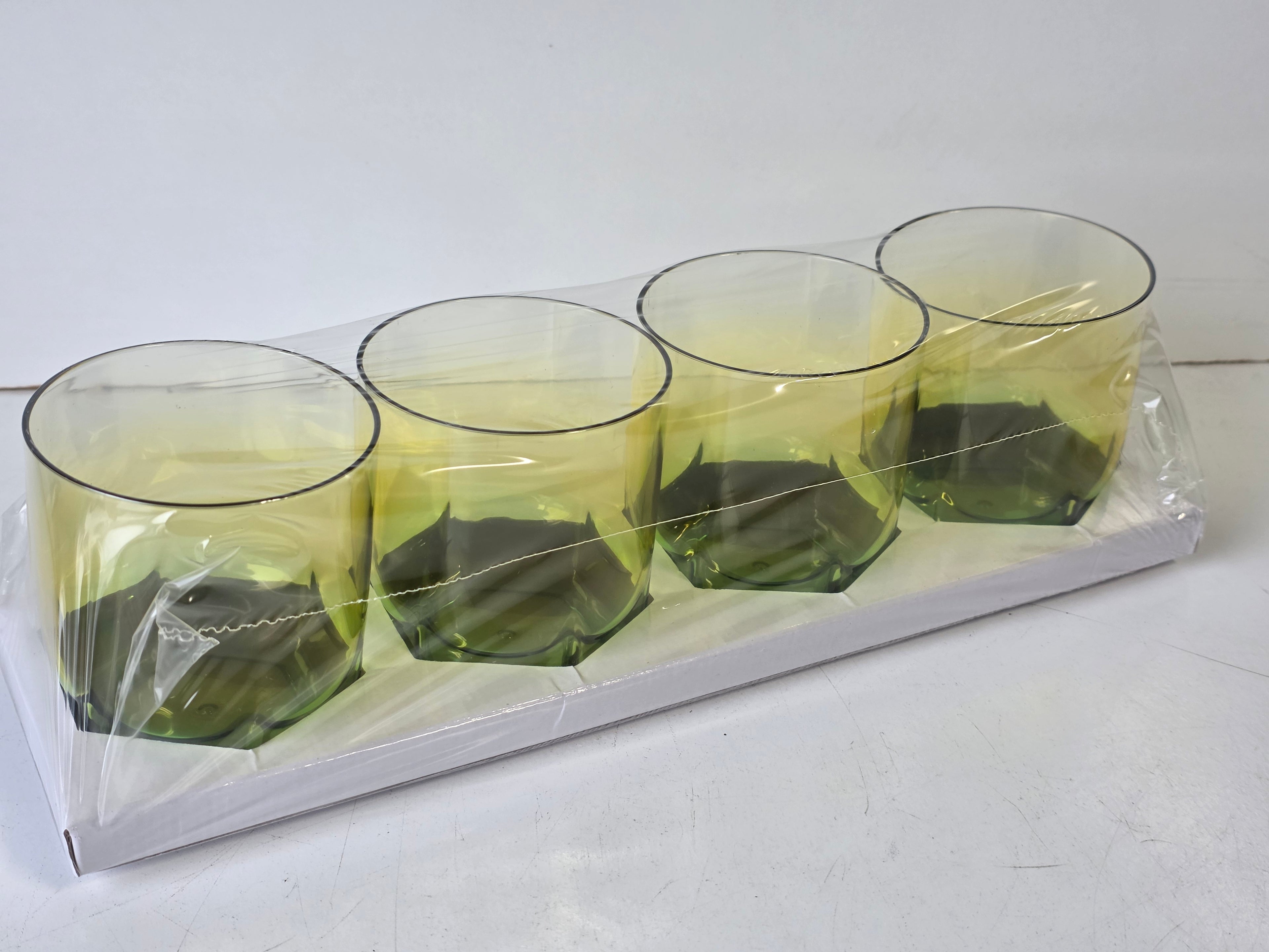 Yellow Ankyo Plastic Cup Set Yellow Green Gradient 4 Count Cold Beverage Drinkware 10oz