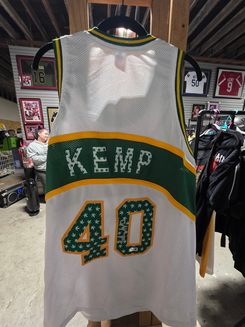 Shawn Kemp Signed Autograph Number 40 White Basketball Jersey Beckett Witnessed