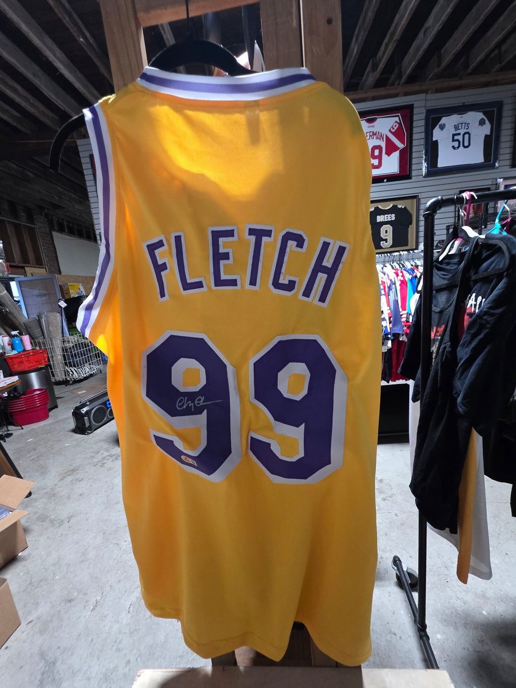 Chevy Chase Signed Autograph Fletch 99 Yellow Basketball Jersey Beckett Auth