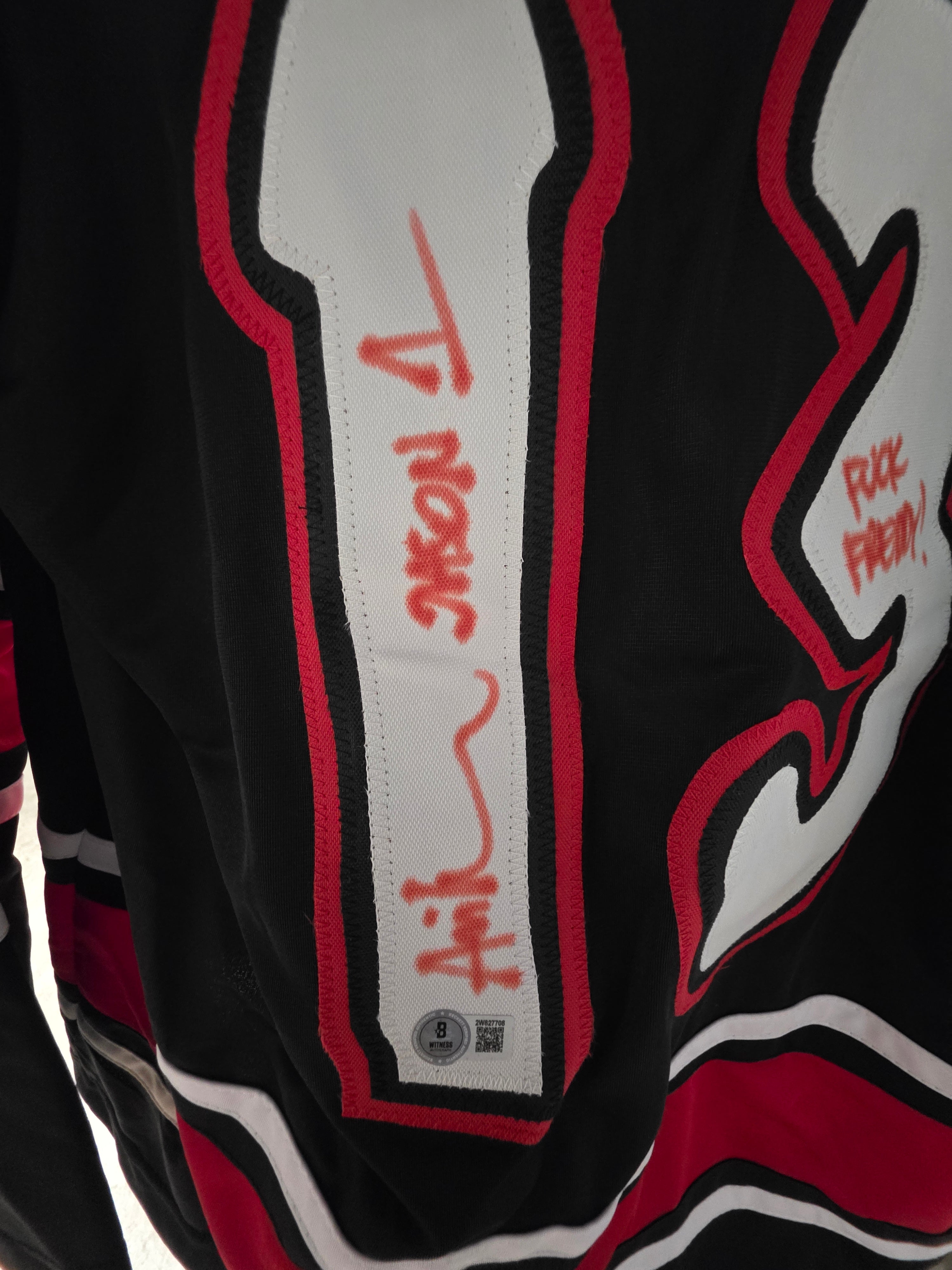 Ari Lehman Signed Autograph Jason Voorhees 13 Black Hockey Jersey Beckett Witnessed