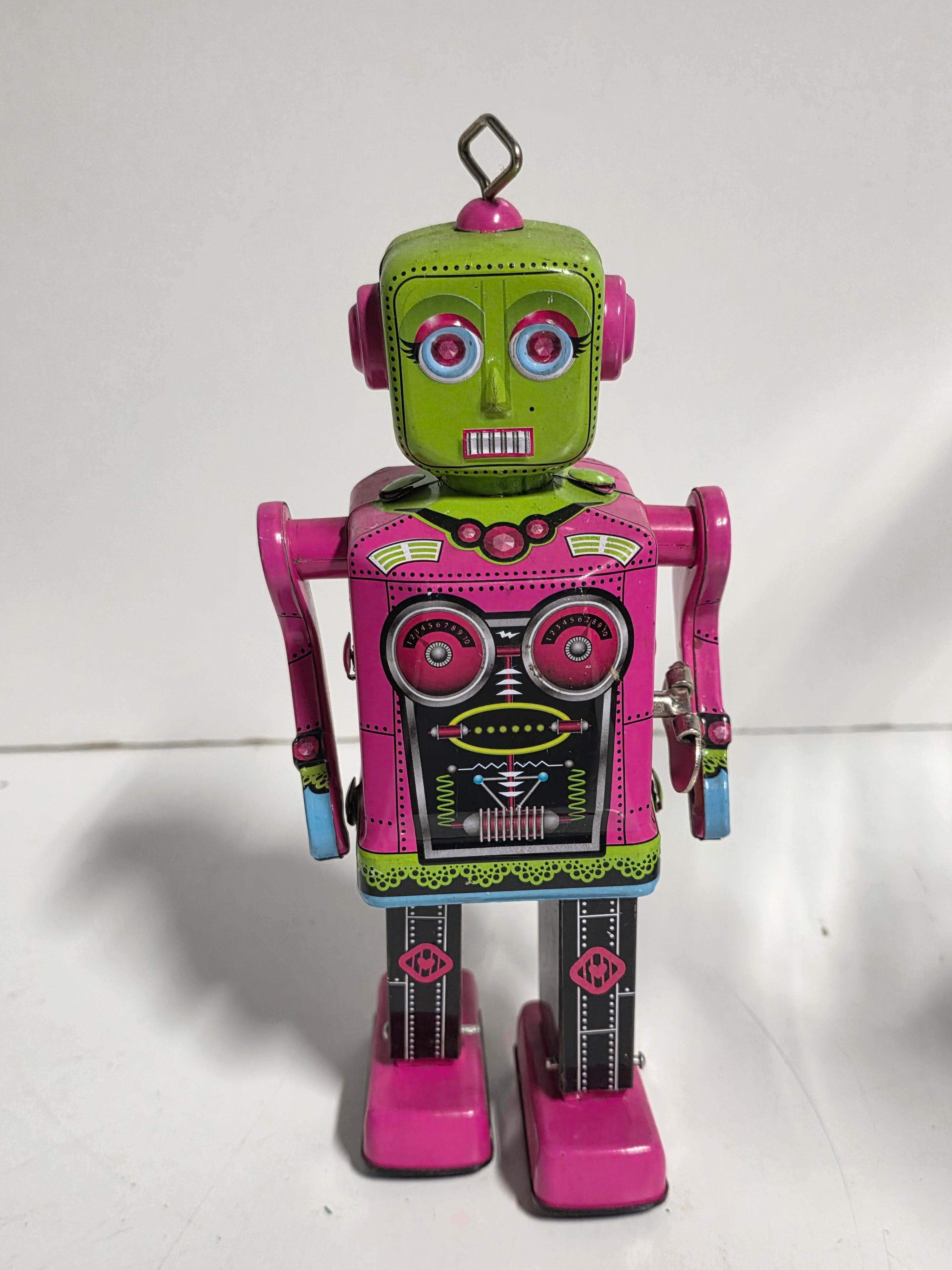 Vintage Schylling Roberta Robot Tin Wind Up Toy Lithographed Collectible Display