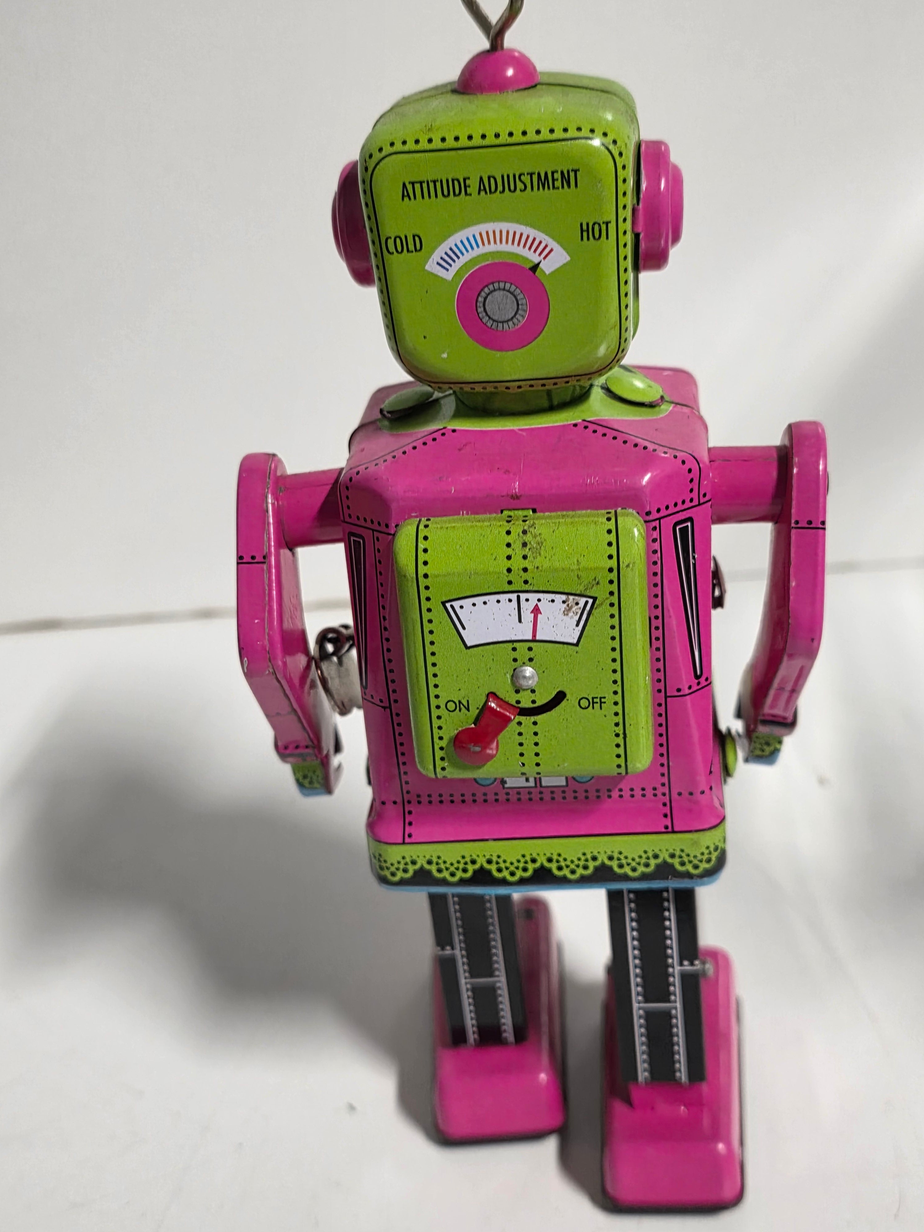 Vintage Schylling Roberta Robot Tin Wind Up Toy Lithographed Collectible Display
