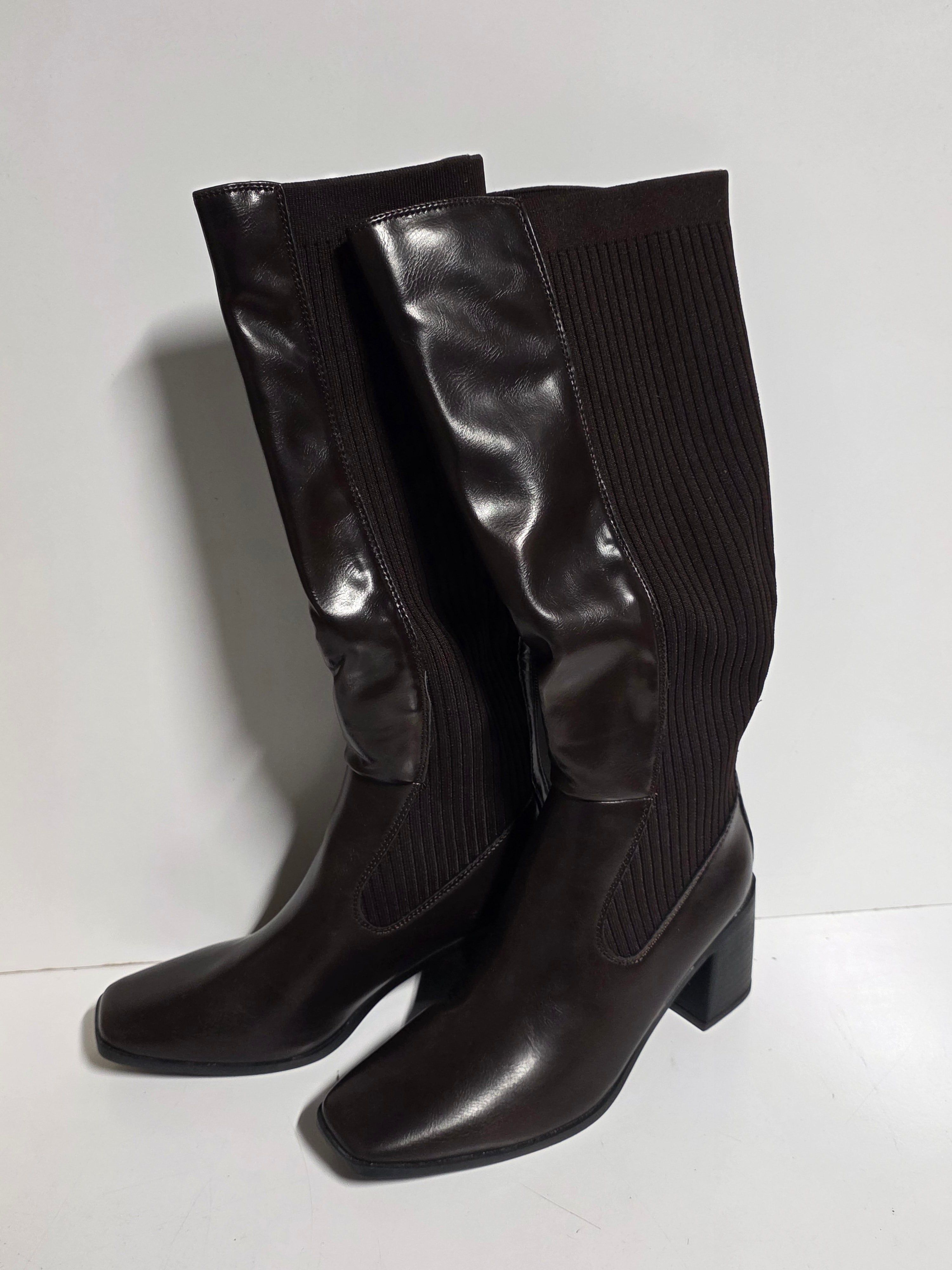 Womens Brown Knee High Heeled Boots Size 9 Stretch Panel Classic Style Fashion