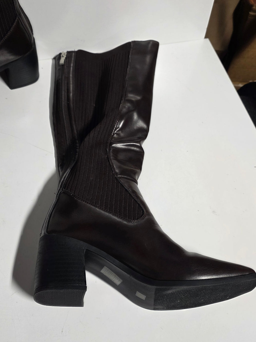 Womens Brown Knee High Heeled Boots Size 9 Stretch Panel Classic Style Fashion