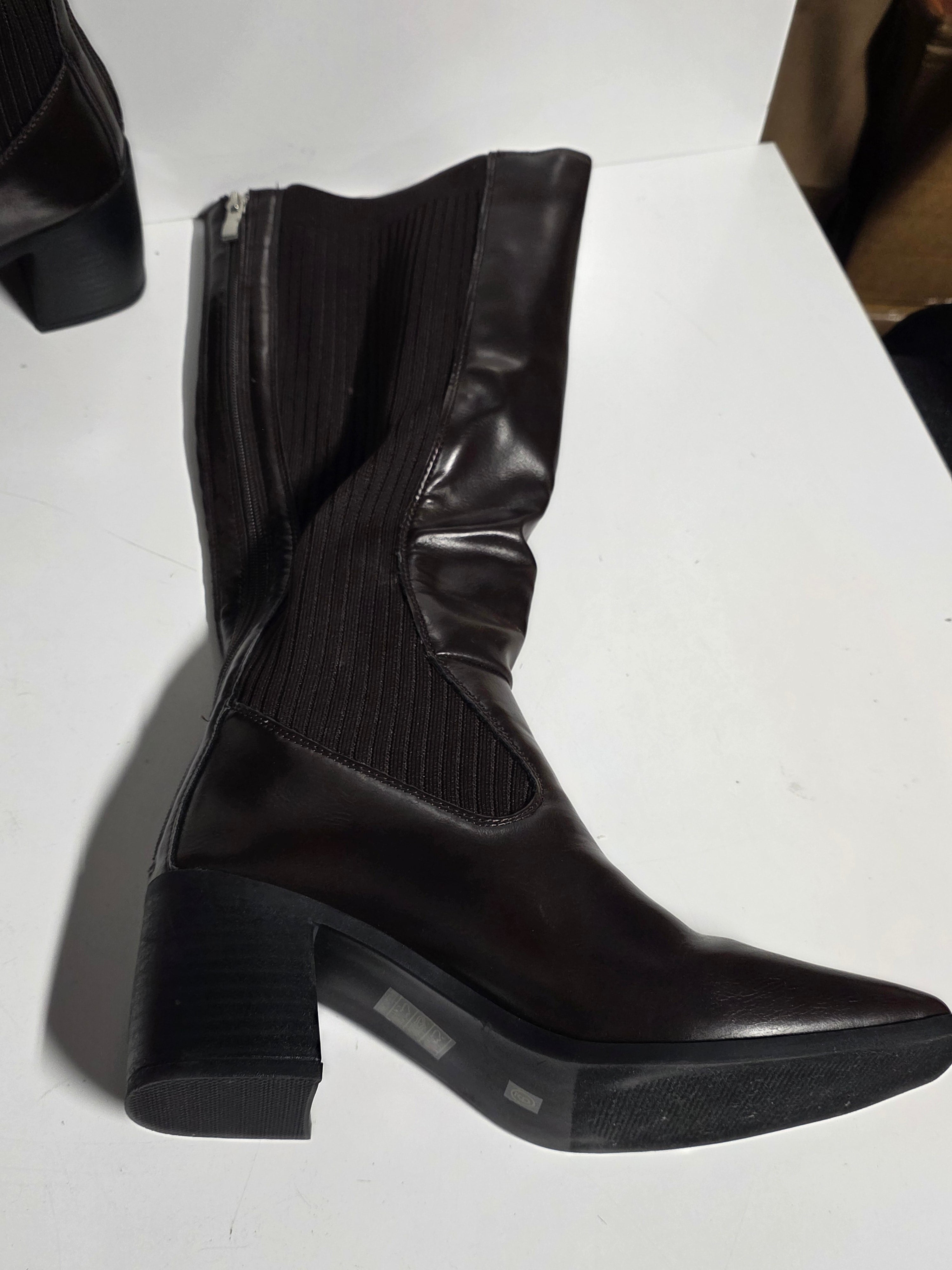 Womens Brown Knee High Heeled Boots Size 9 Stretch Panel Classic Style Fashion
