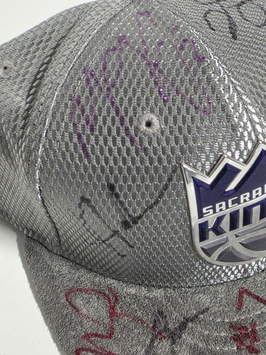 New Era Sacramento Kings Signed Autograph Team Hat Multi Player NBA Collectible