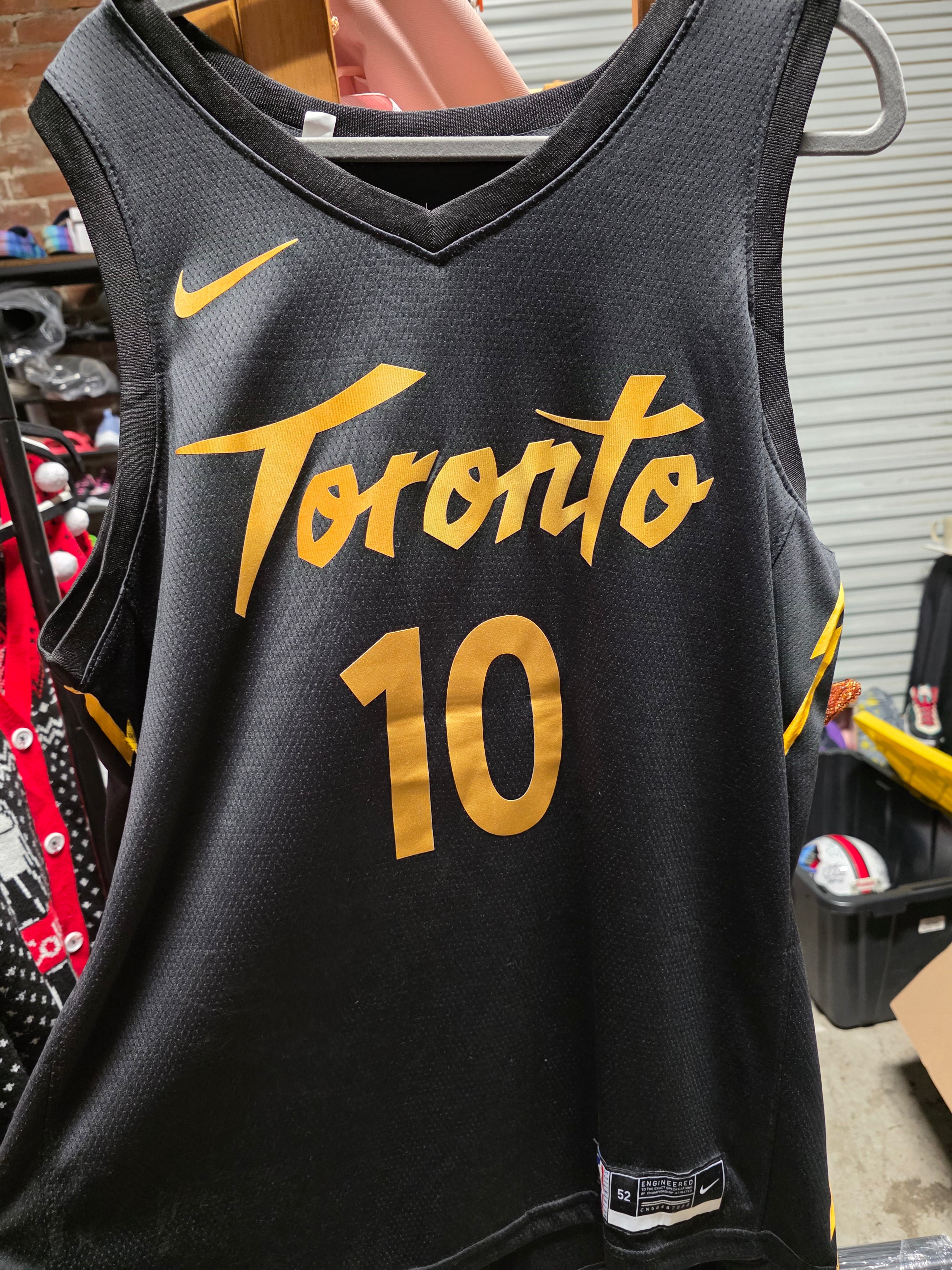 DeMar DeRozan Signed Toronto Raptors Nike Basketball Jersey Autograph Authentic