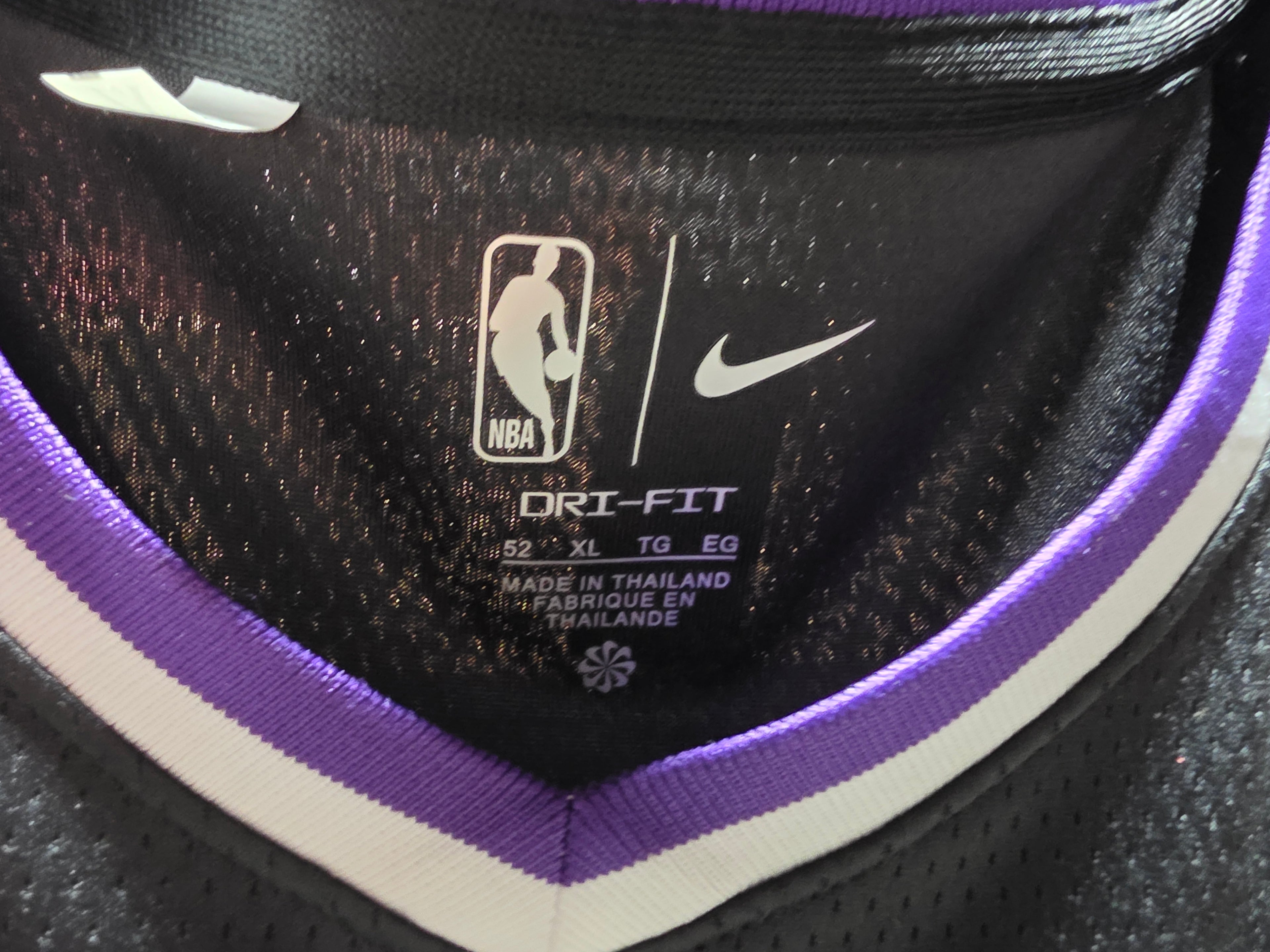 NIKE NBA DeMar DeRozan Basketball Jersey Signed Sacramento Kings Icon Edition