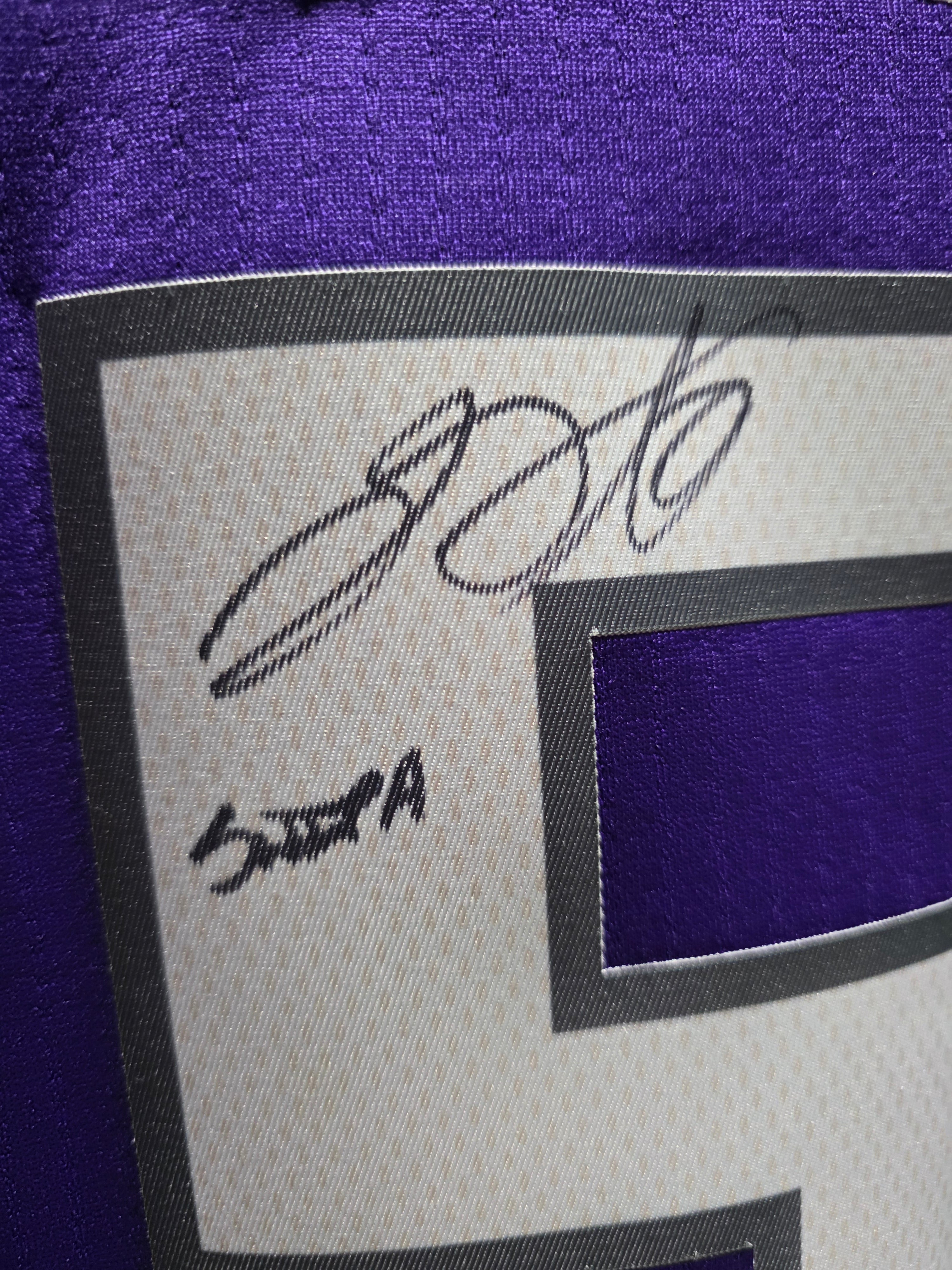 Adidas NBA De'Aaron Fox Basketball Jersey Signed Sacramento Kings Autograph