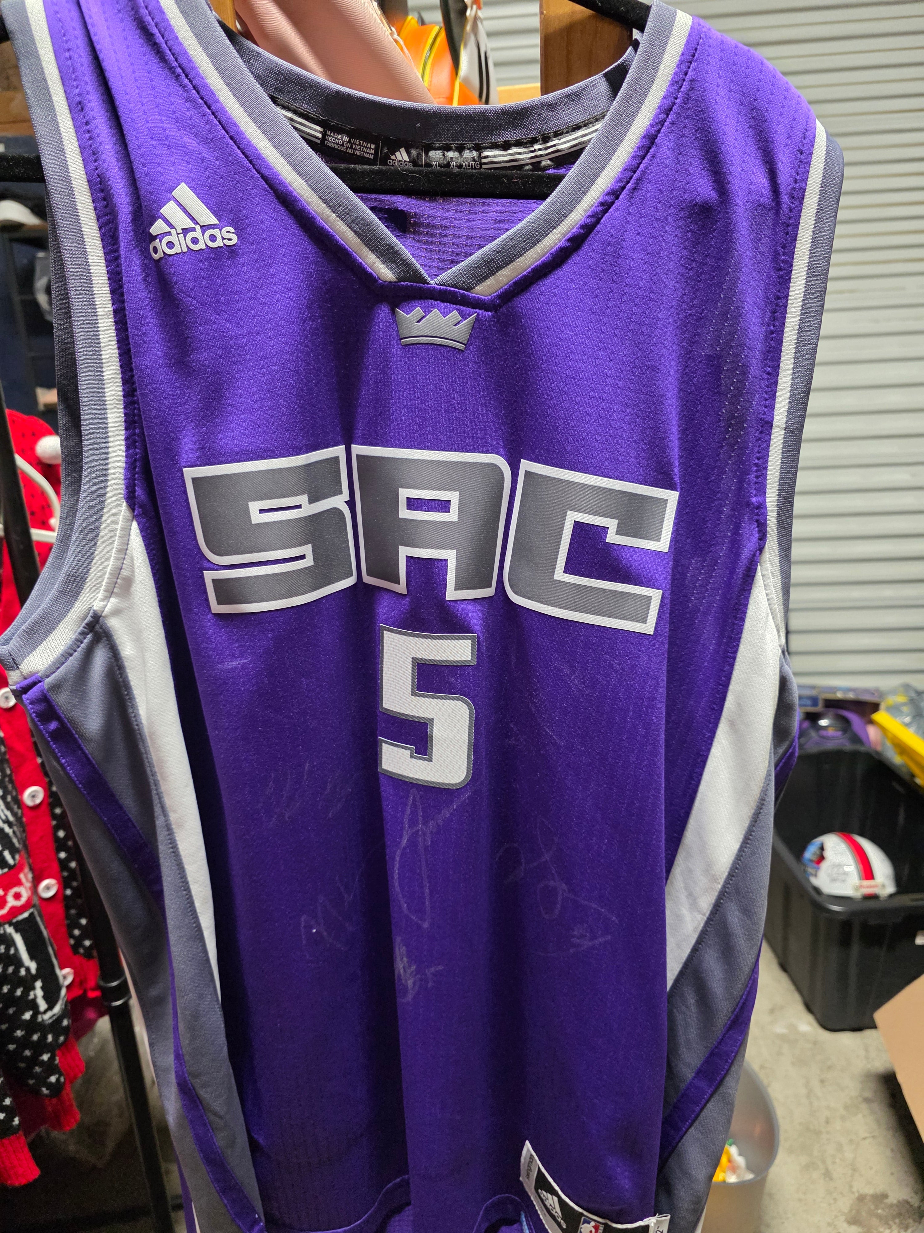 Adidas NBA De'Aaron Fox Basketball Jersey Signed Sacramento Kings Autograph