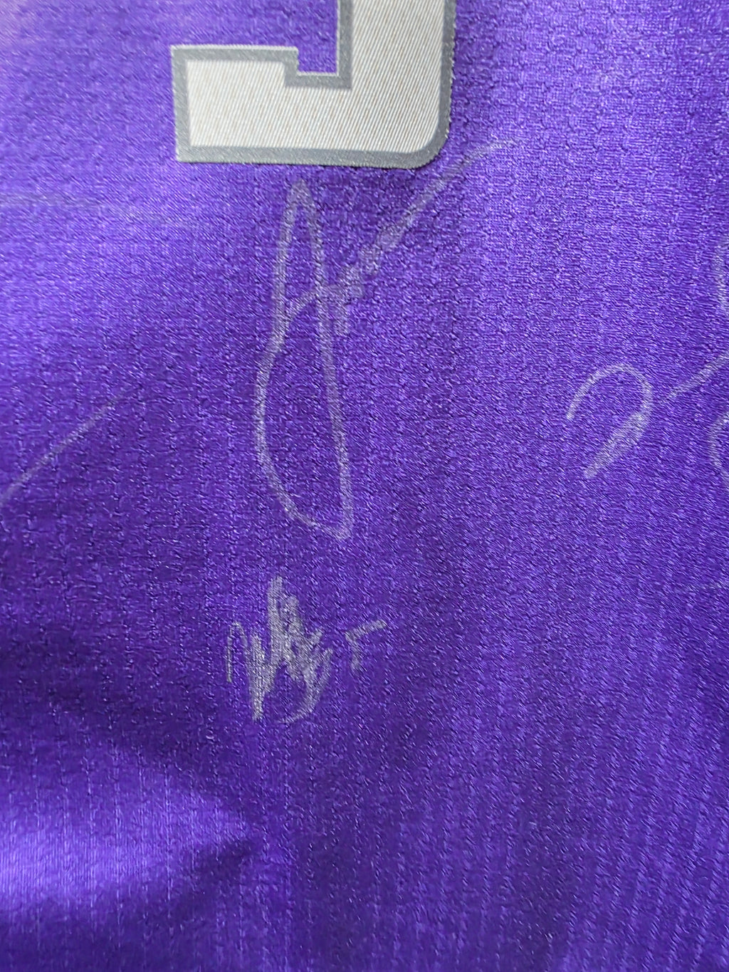 Adidas NBA De'Aaron Fox Basketball Jersey Signed Sacramento Kings Autograph