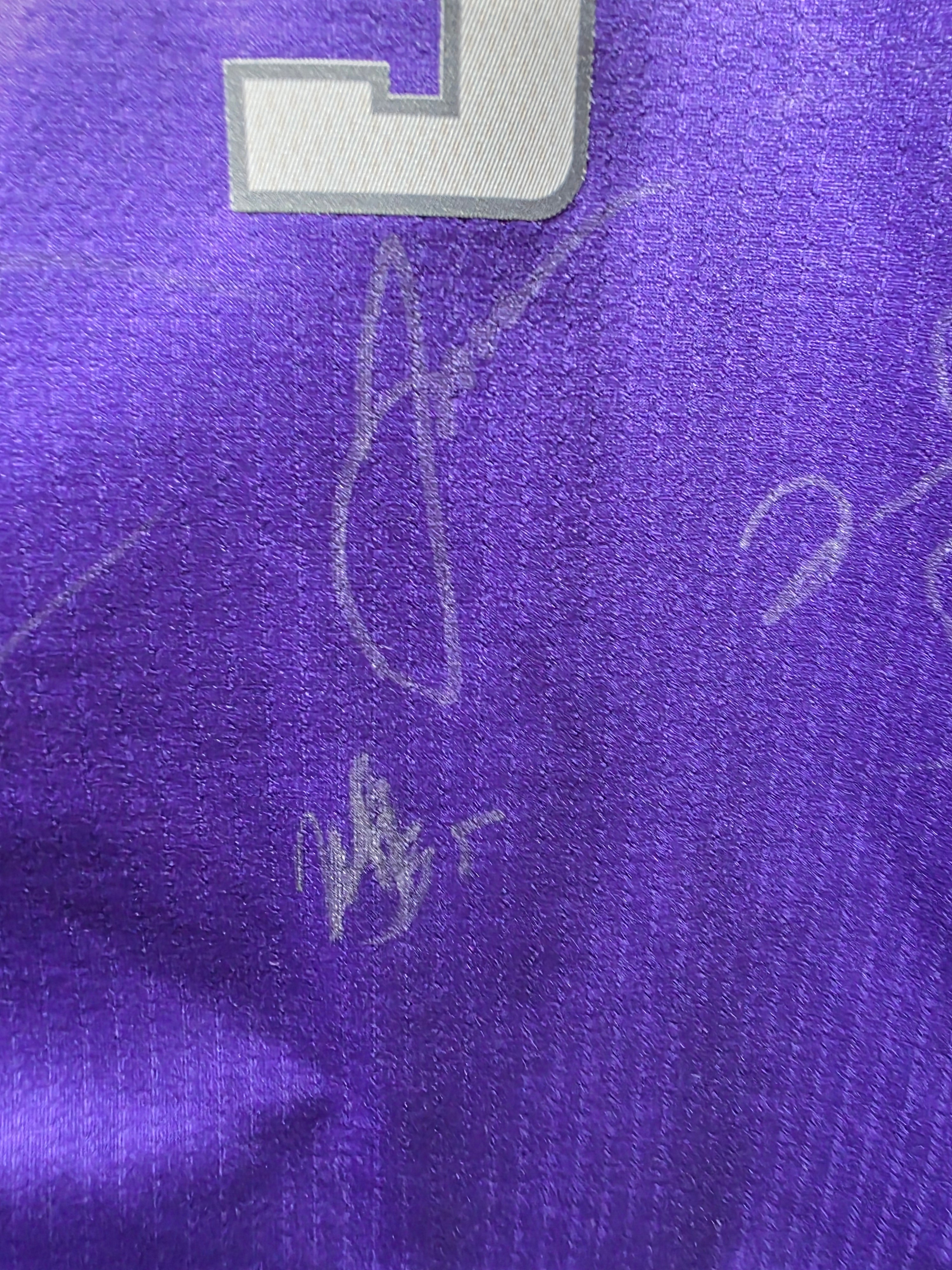 Adidas NBA De'Aaron Fox Basketball Jersey Signed Sacramento Kings Autograph
