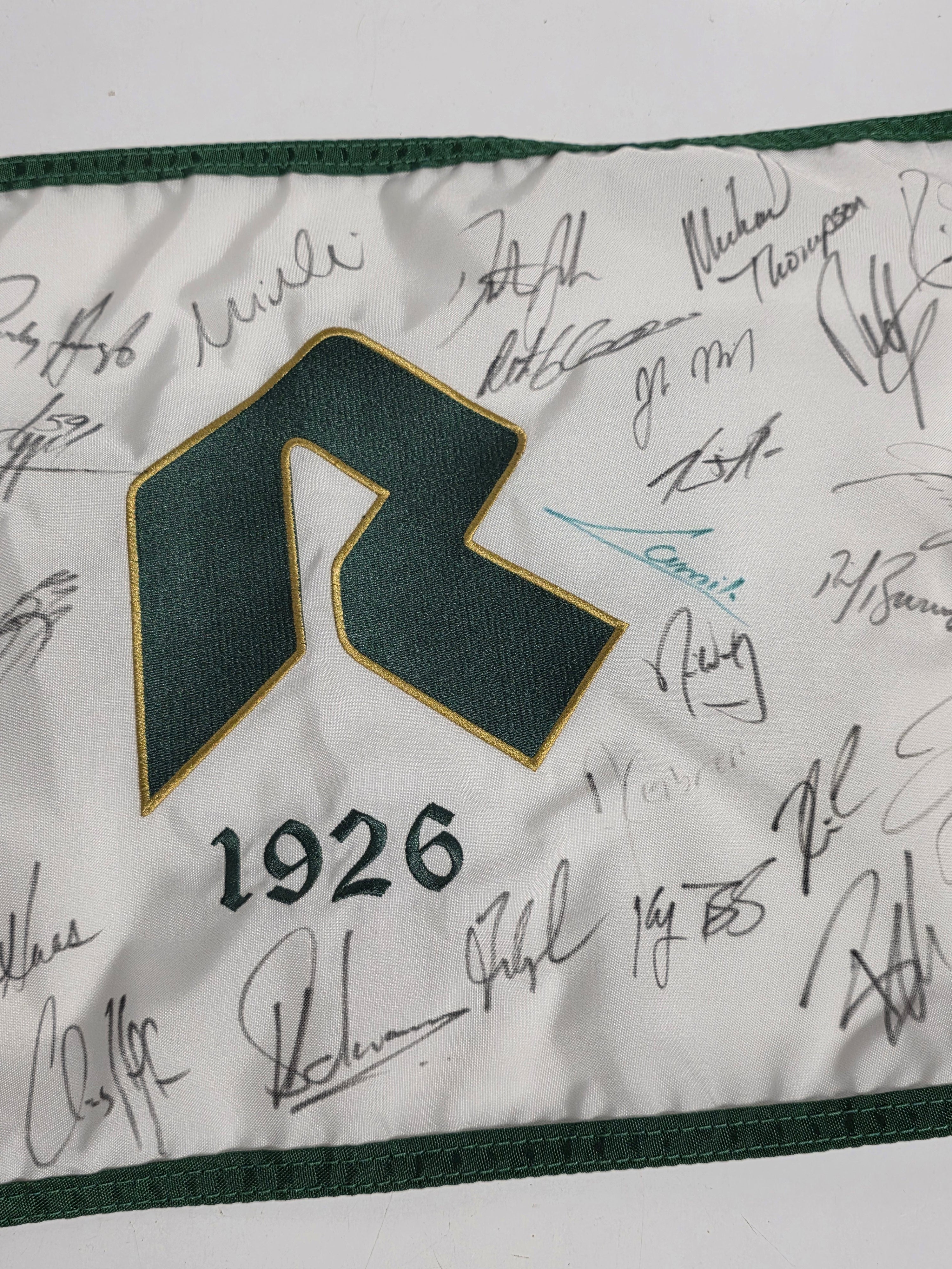 Jordan Spieth Dustin Johnson Jim Furyk Mike Weir Multi Signed PGA Tour Golf Flag Autograph