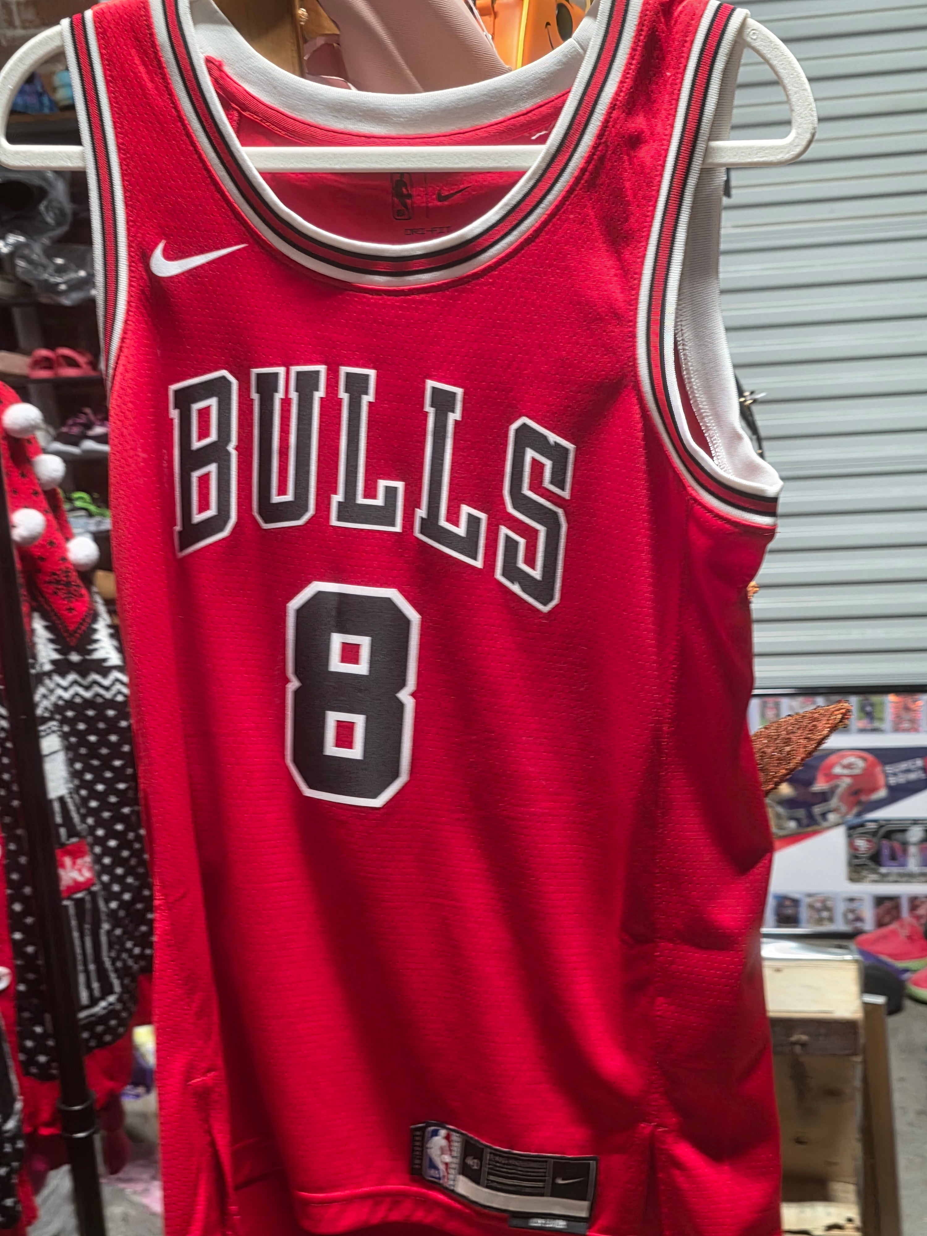 Nike Chicago Bulls Zach LaVine 8 Red NBA Basketball Jersey Size 40 Authentic