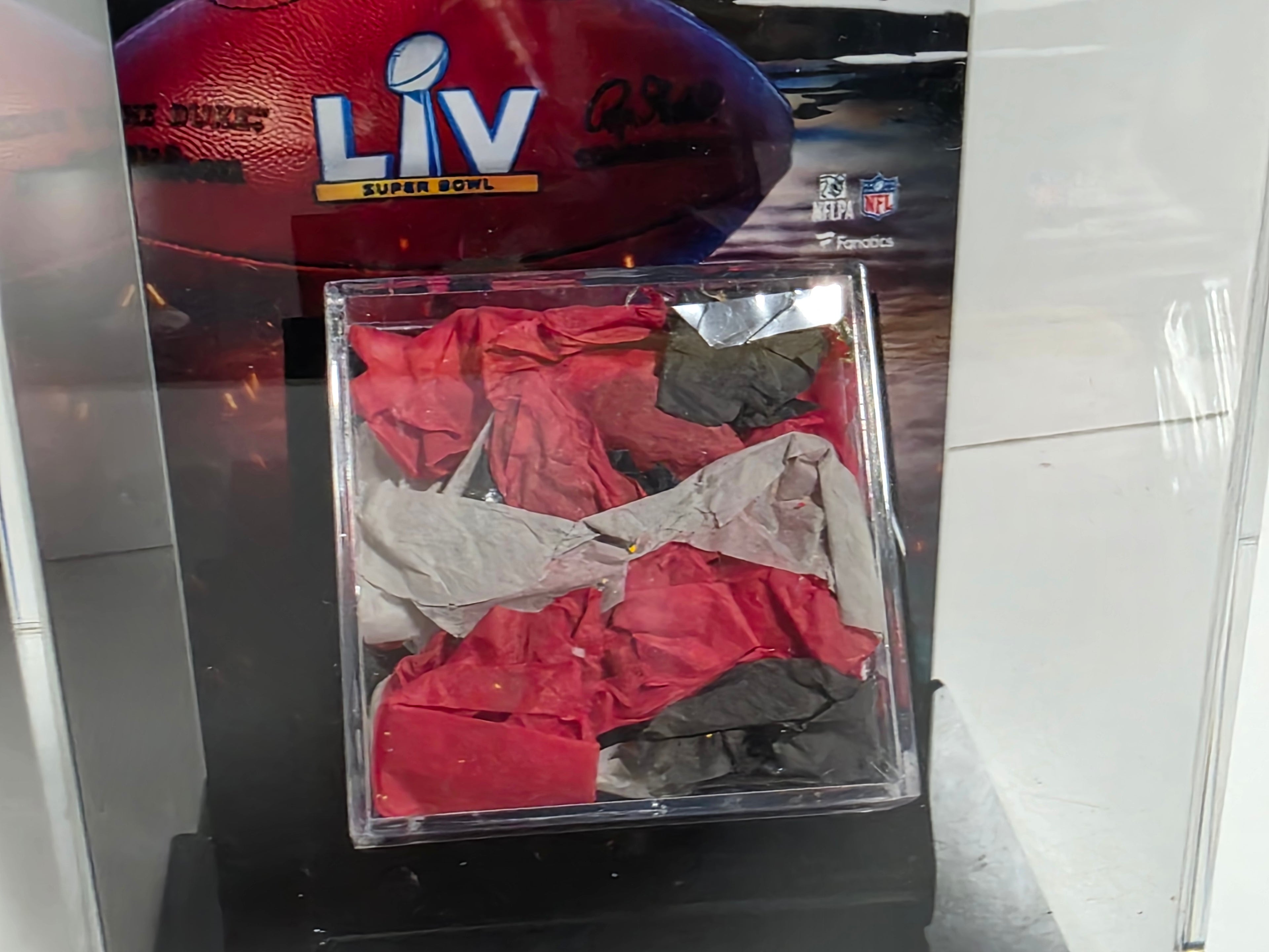 Tampa Bay Buccaneers Authentic Super Bowl LV Game Used Confetti & Display Case