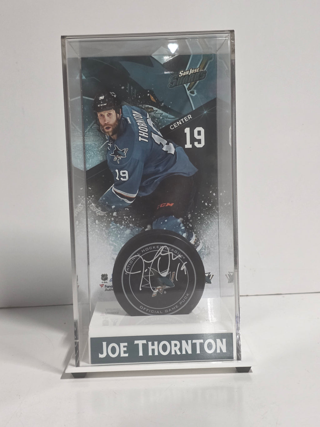 Signed Joe Thornton San Jose Sharks Autographed NHL Hockey Puck Display Case