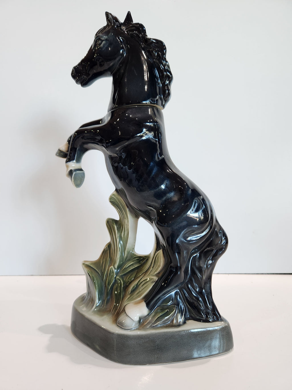 Title 1967 Jim Beam Black Trophy Rearing Horse Decanter Empty Vintage Whiskey Bottle