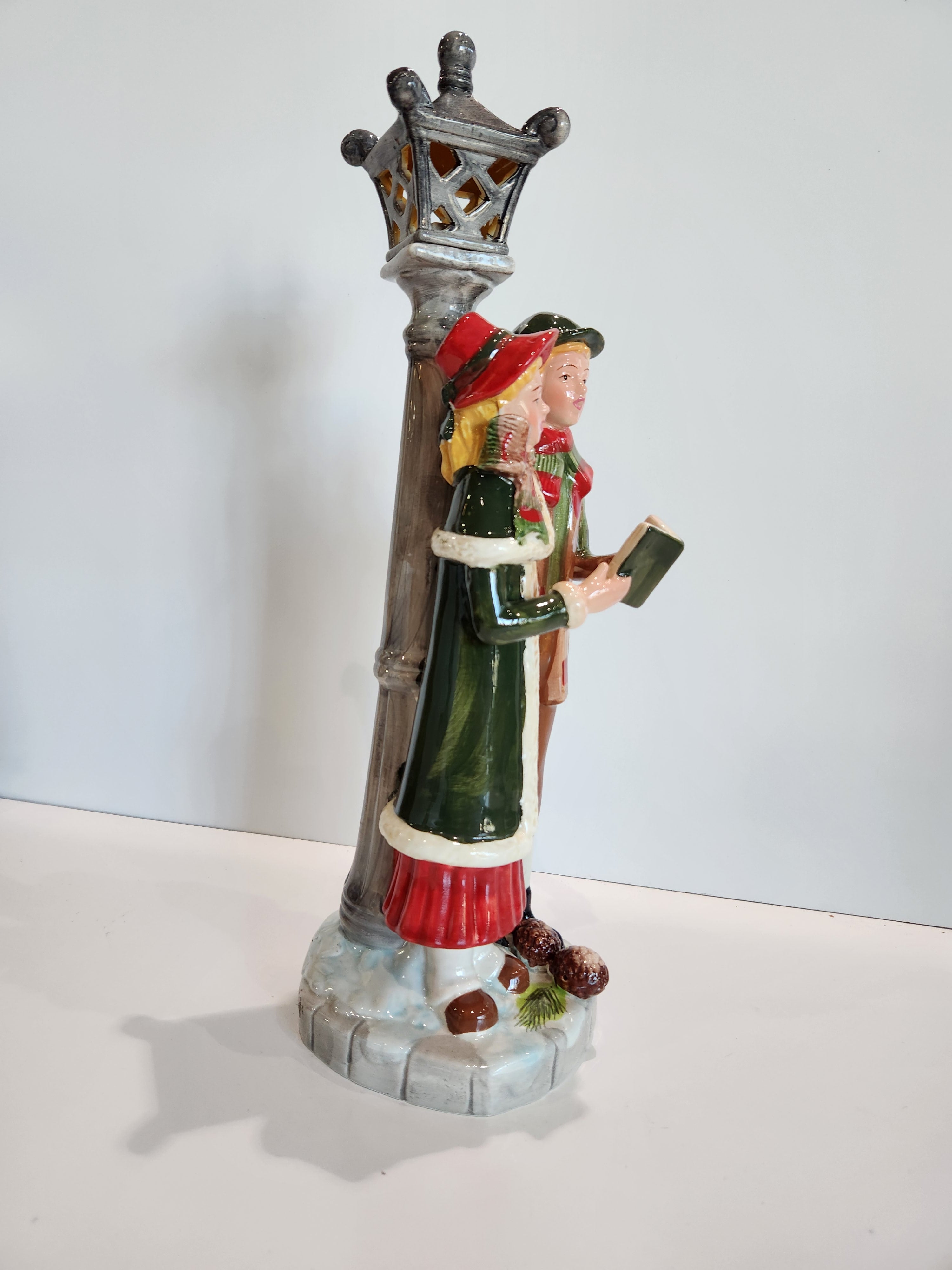 Vintage Christmas Carolers Under Street Lamp Ceramic Holiday Figurine Decor