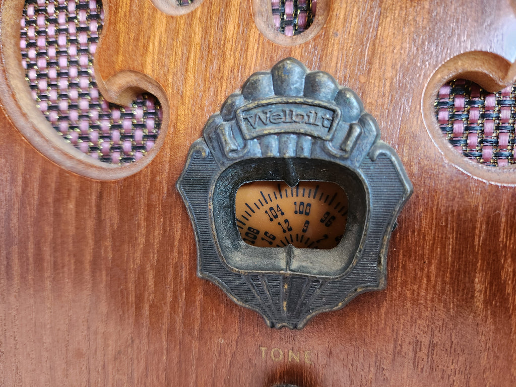 Vintage Style Cathedral AM FM Radio Model 1933 Wooden Case Collectors Edition