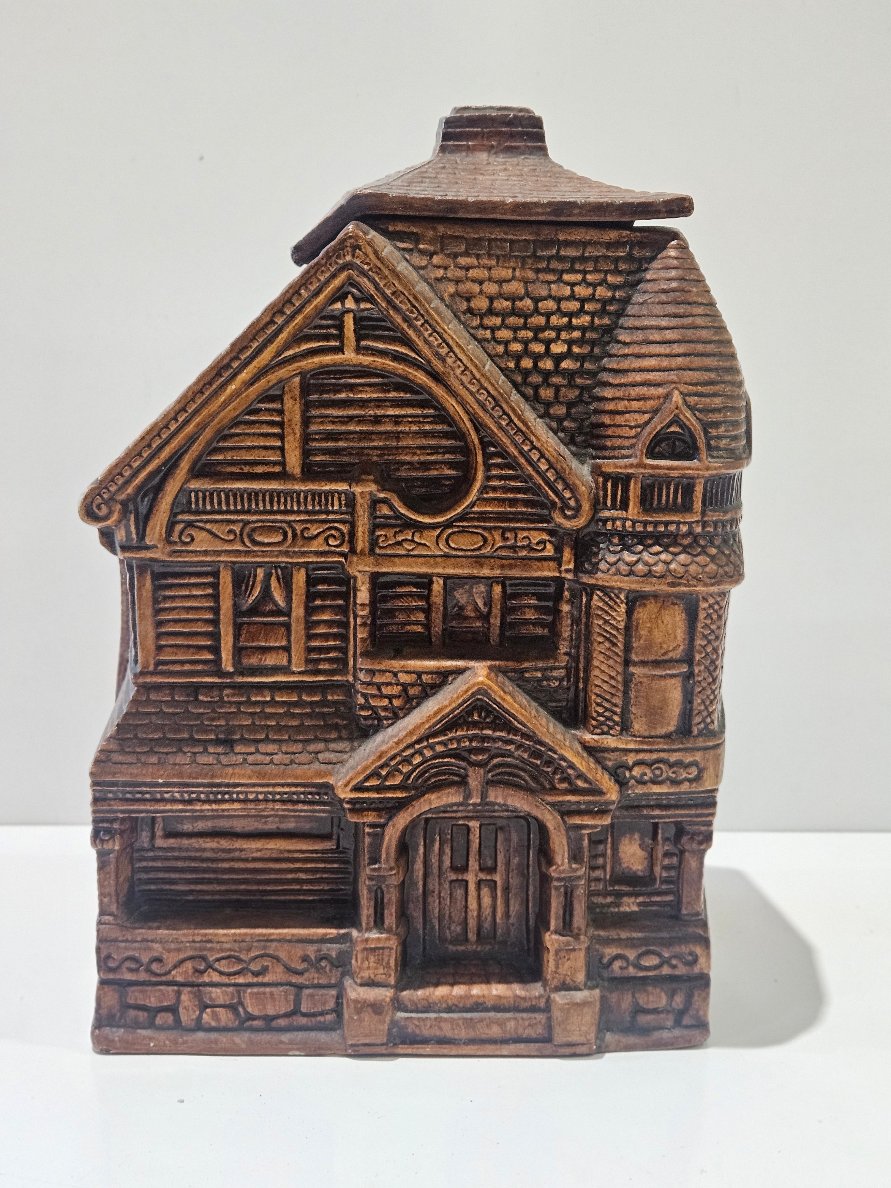 Handmade Vintage Treasure Craft Victorian House Cookie jar or Base. Original Sticker. 1970’s.