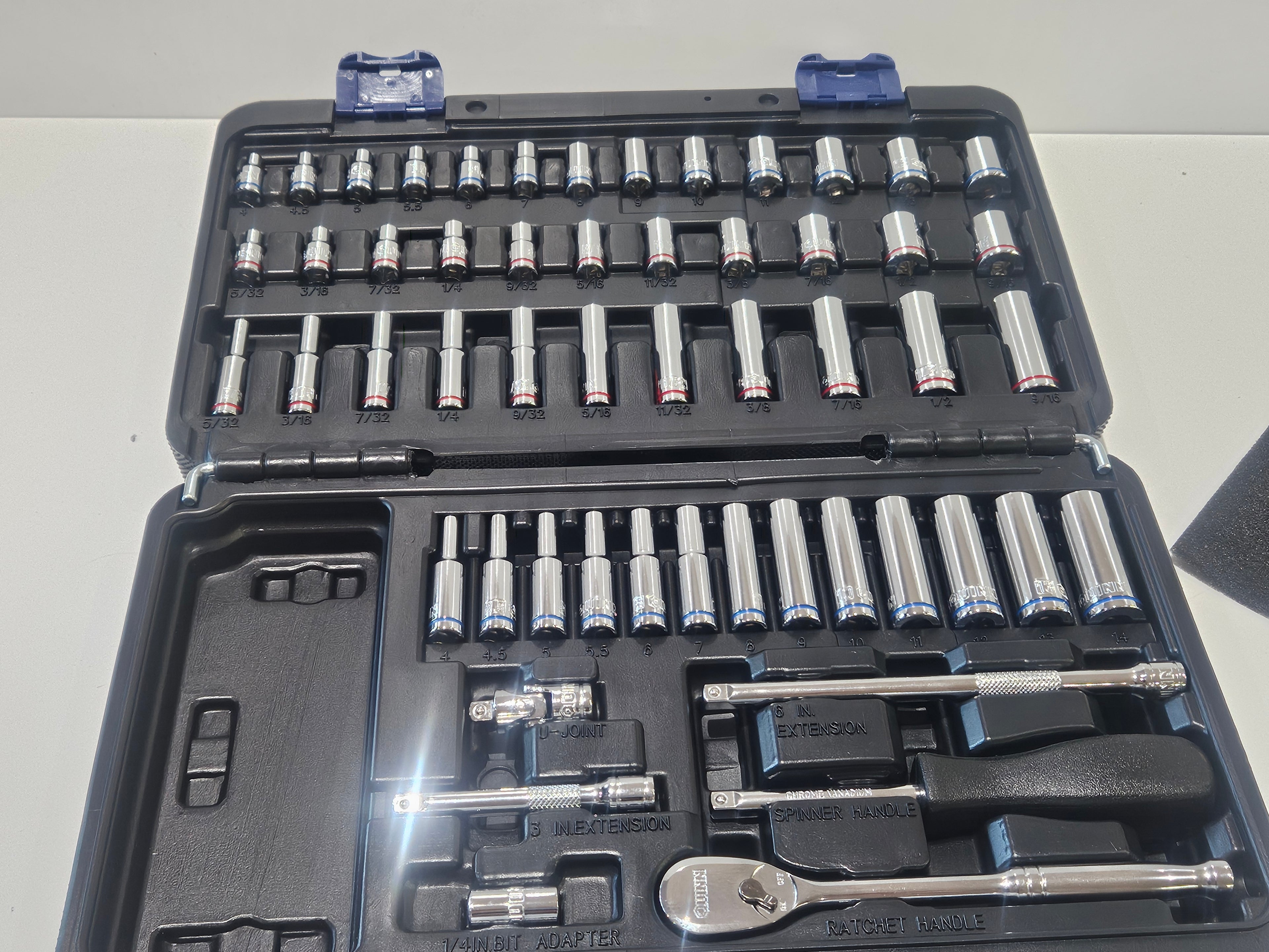 QUINN 54Pc 1/4 Drive Master Socket Set SAE Metric Ratchet Tool Kit Case