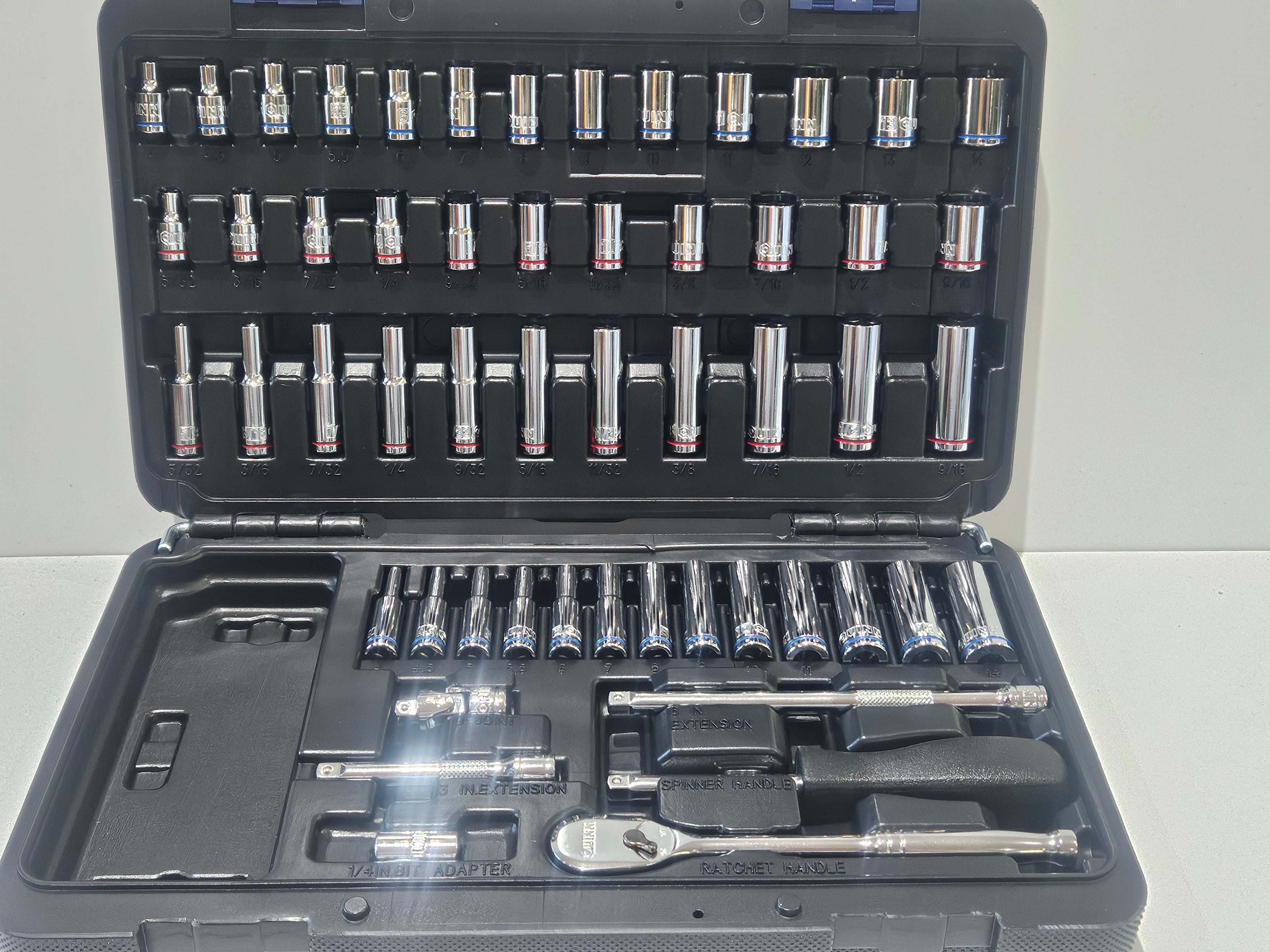 QUINN 54Pc 1/4 Drive Master Socket Set SAE Metric Ratchet Tool Kit Case