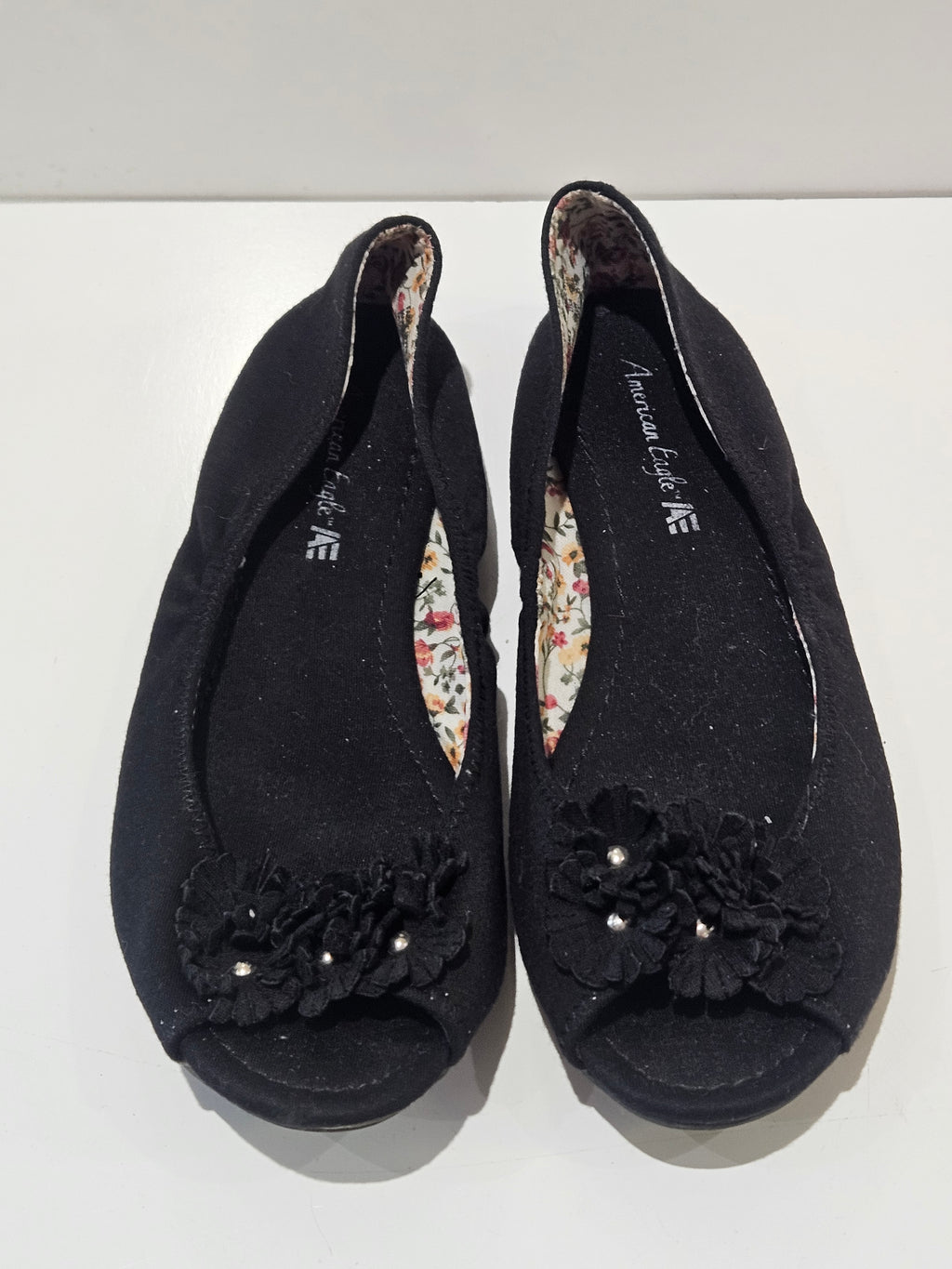 American Eagle Black Floral Ballet Flats Women’s Size 8.5 Slip On Shoes