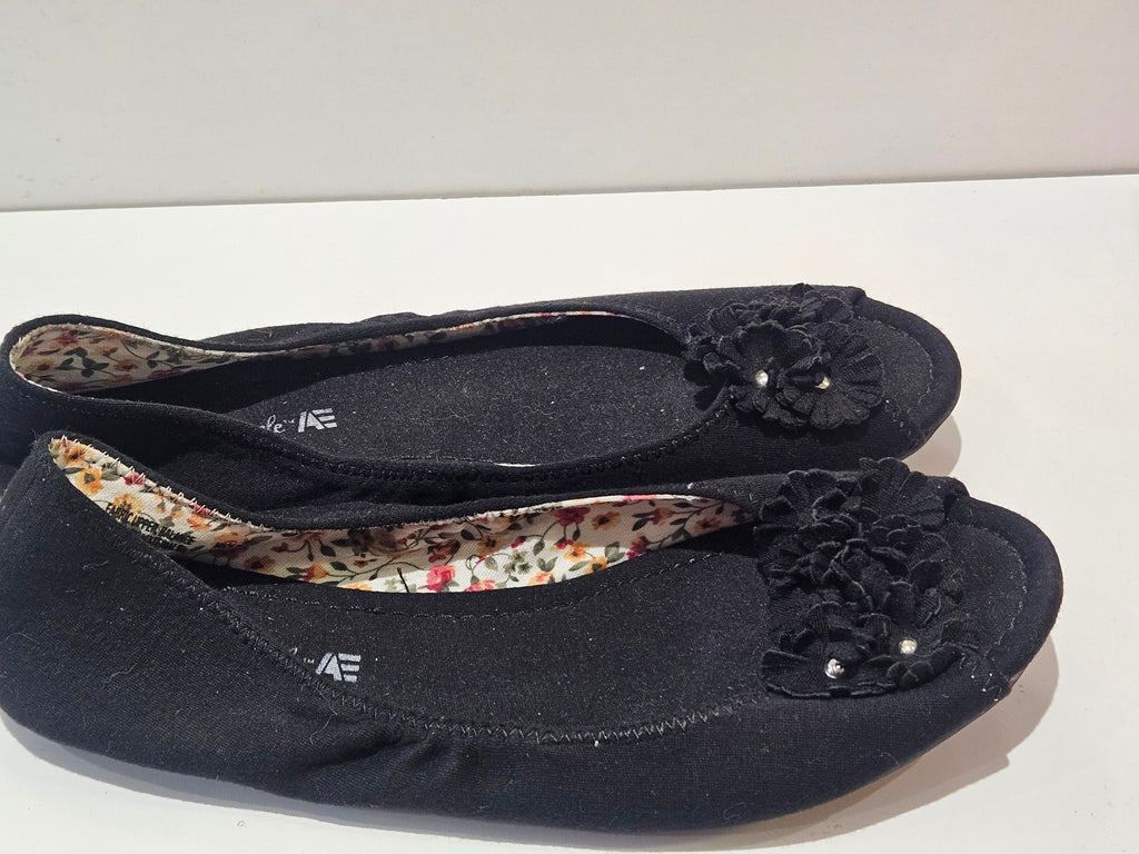 American Eagle Black Floral Ballet Flats Women’s Size 8.5 Slip On Shoes