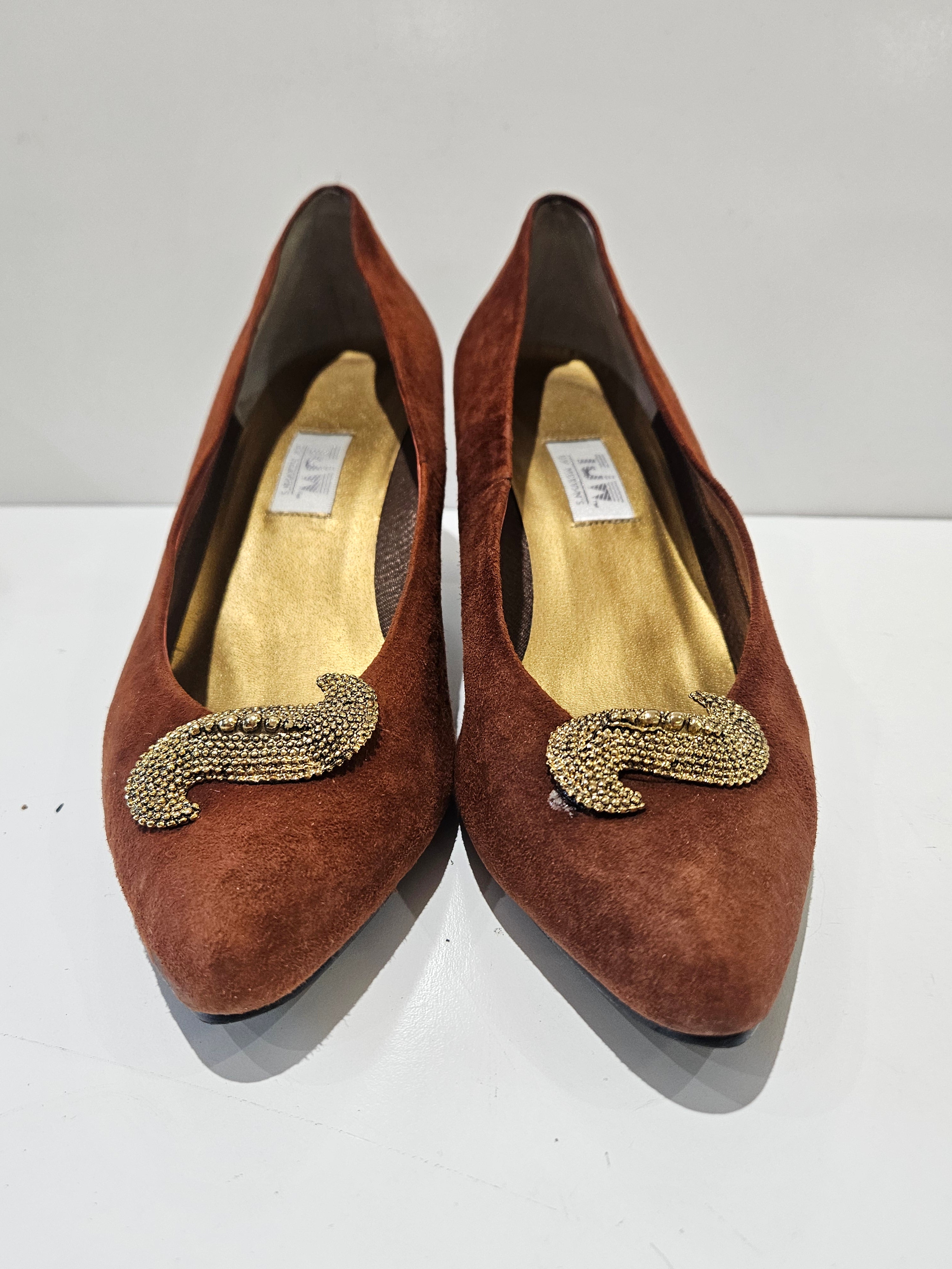Vintage BeBe Brown Suede Gold Accent Heels Women’s Size 8.5 Designer Pumps
