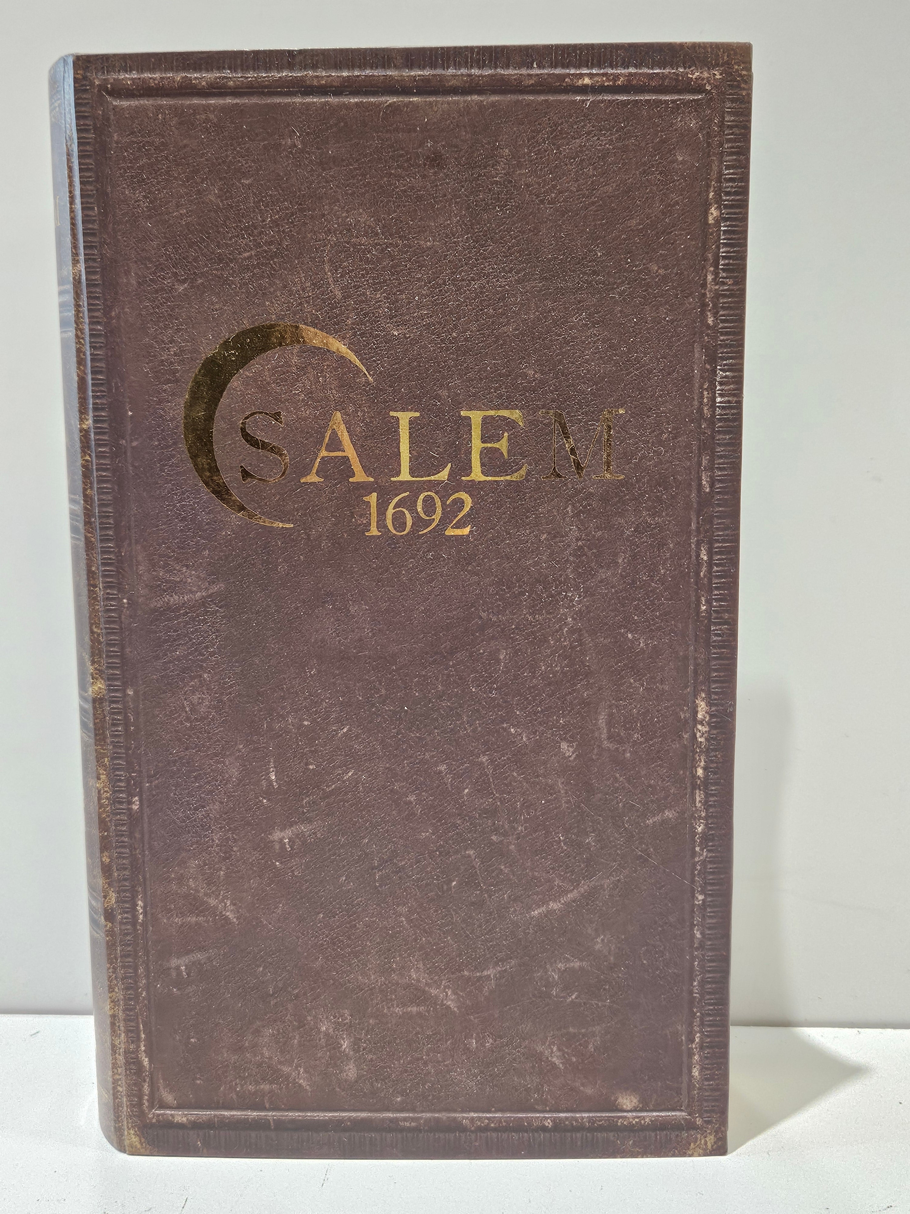 Salem 1692 Dark Cities Deluxe Book Edition Card Game Facade Games Complete