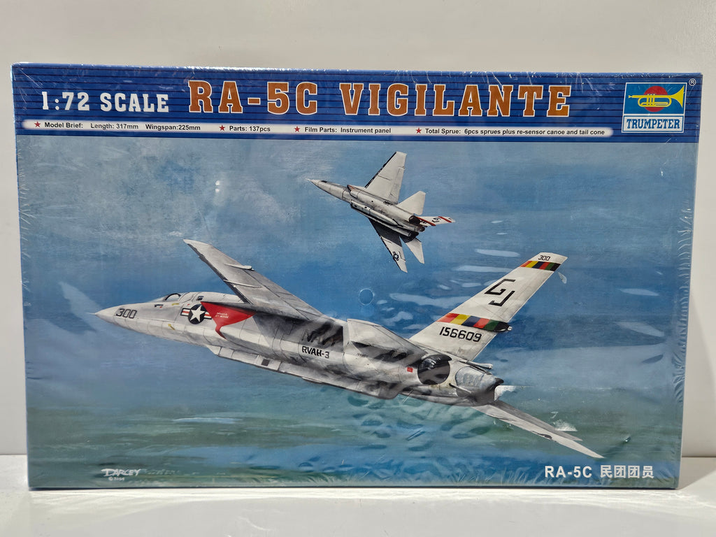Vintage Trumpeter RA-5C Vigilante 1:72 Scale U.S. Navy Recon Aircraft Model Kit
