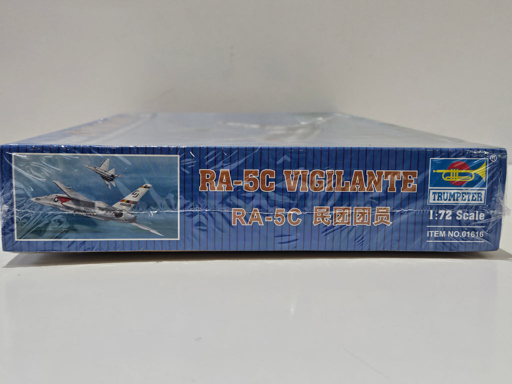 Vintage Trumpeter RA-5C Vigilante 1:72 Scale U.S. Navy Recon Aircraft Model Kit