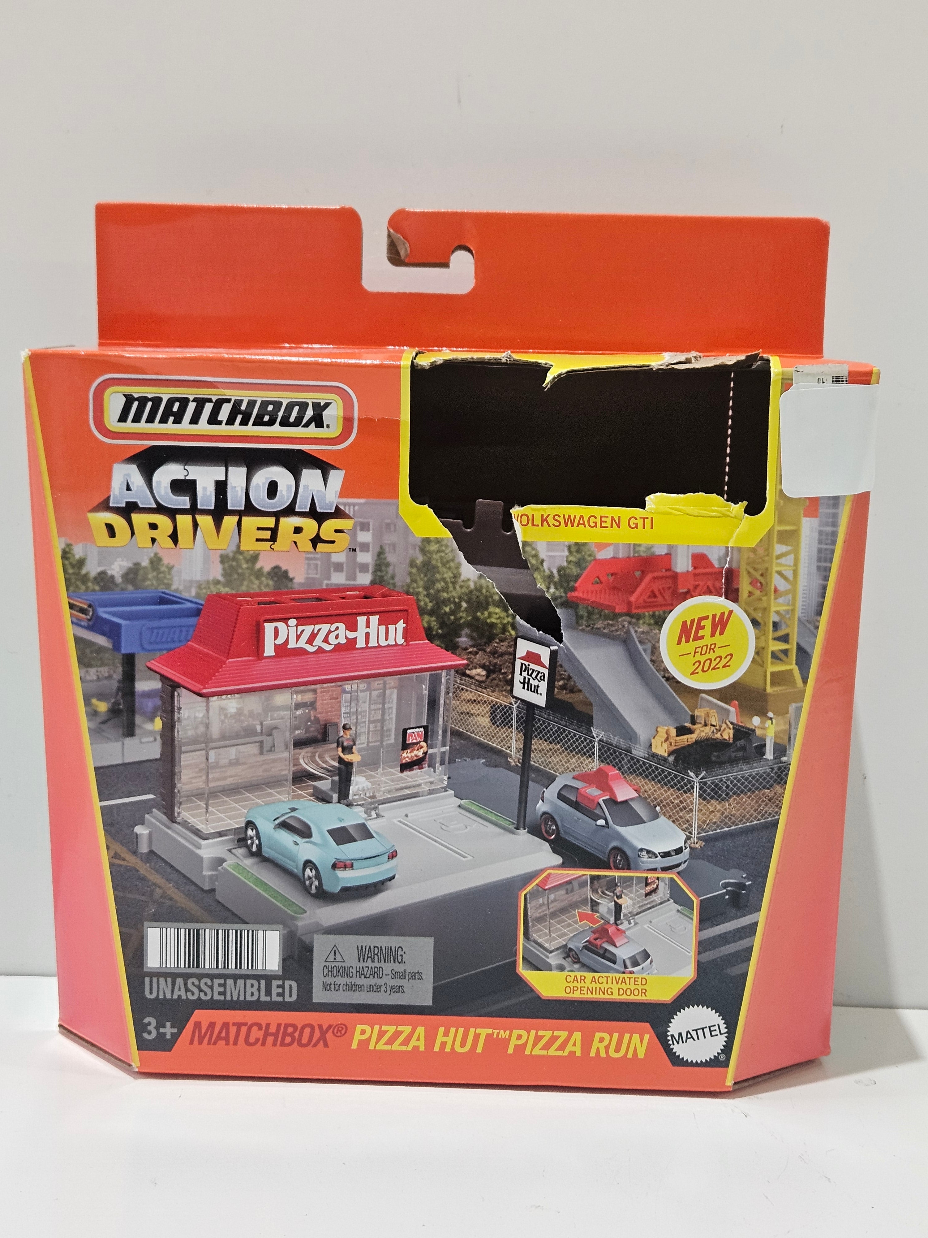 Matchbox Action Drivers Pizza Hut Pizza Run Playset Volkswagen GTI 2022 Mattel