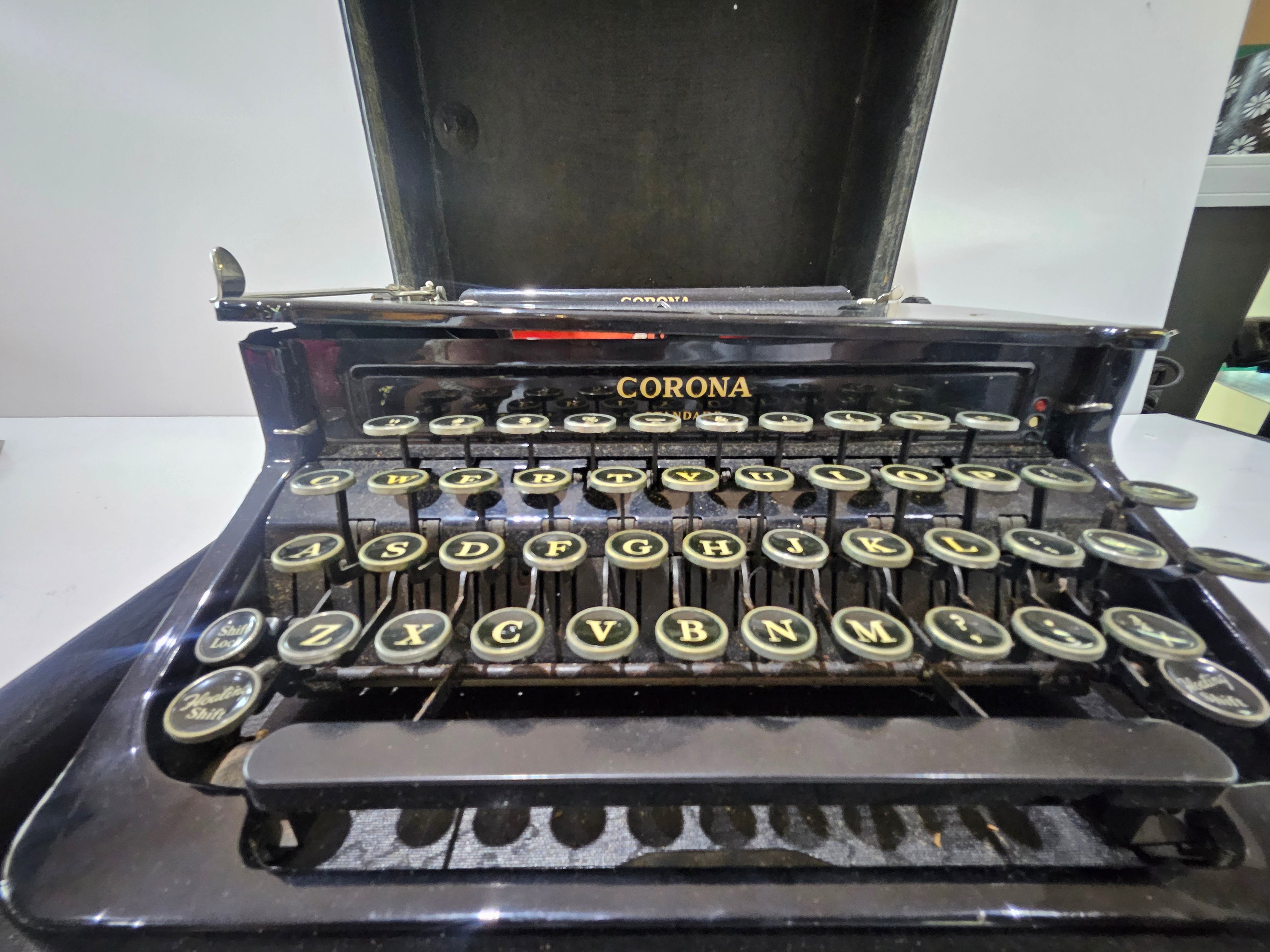 Vintage Corona Standard Portable Typewriter Black Carry Case Office Machine