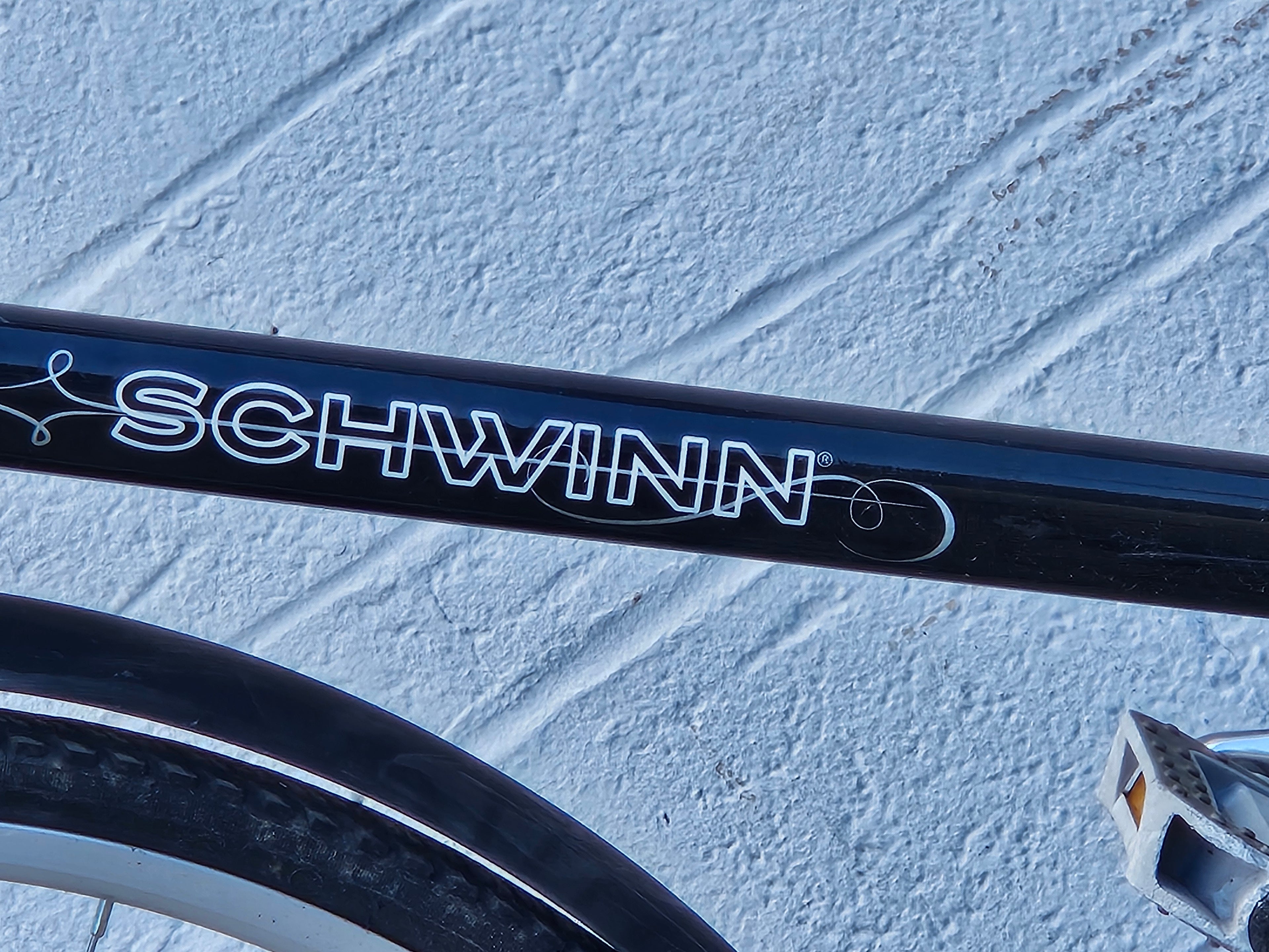 Schwinn Cruiser Commuter Bicycle Front Basket Rear Rack City Bike Classic Retro