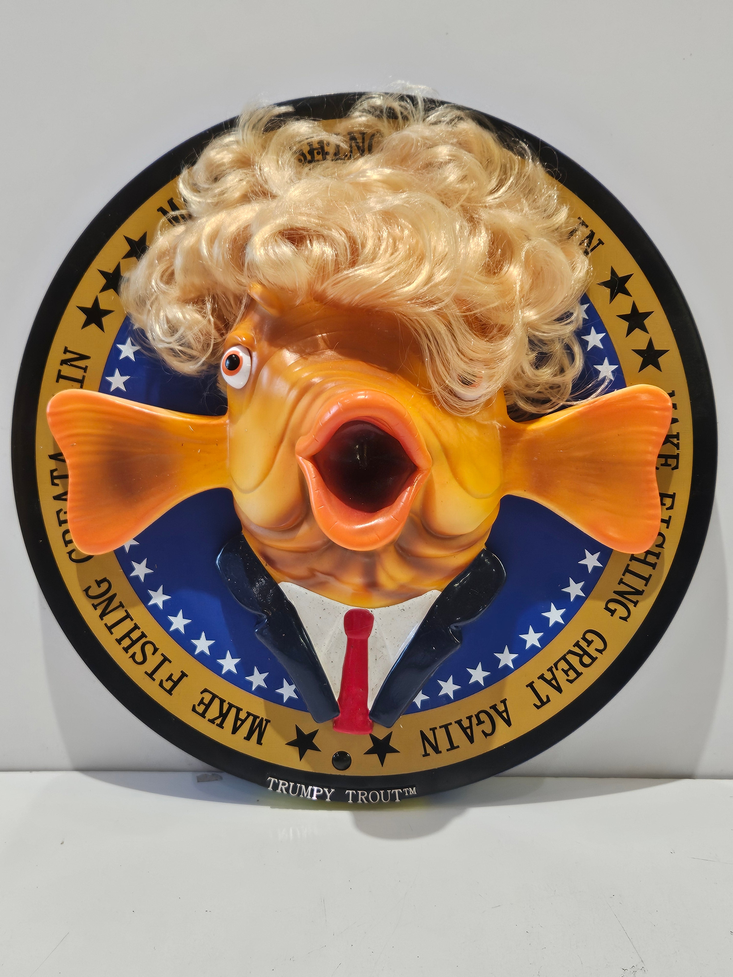 Trumpy Trout Animated Singing Fish Wall Plaque Michael Casey Model 6900 Talking