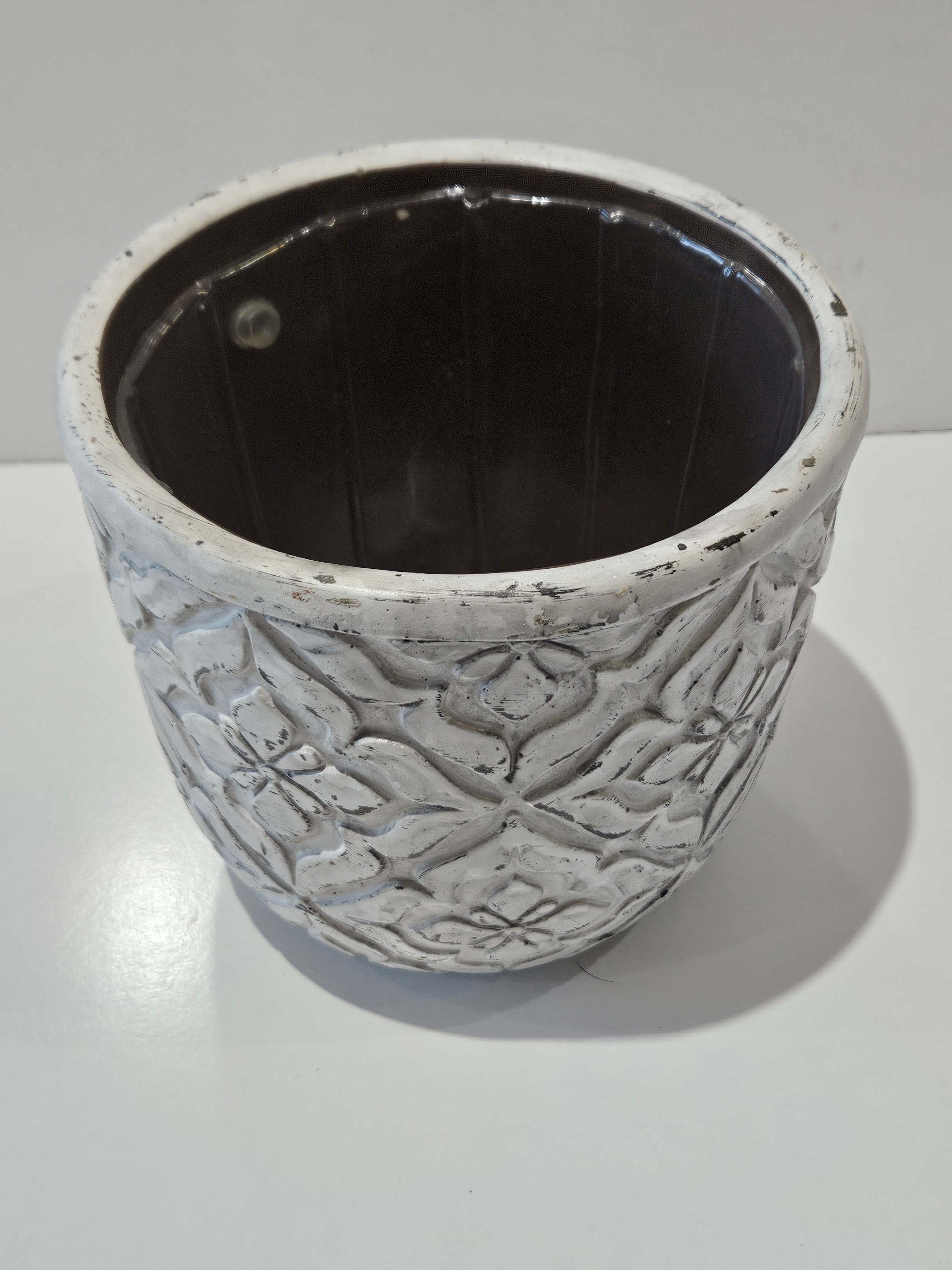 White Embossed Ceramic Flower Pattern Planter Pot Decorative Indoor Plant Cachepot